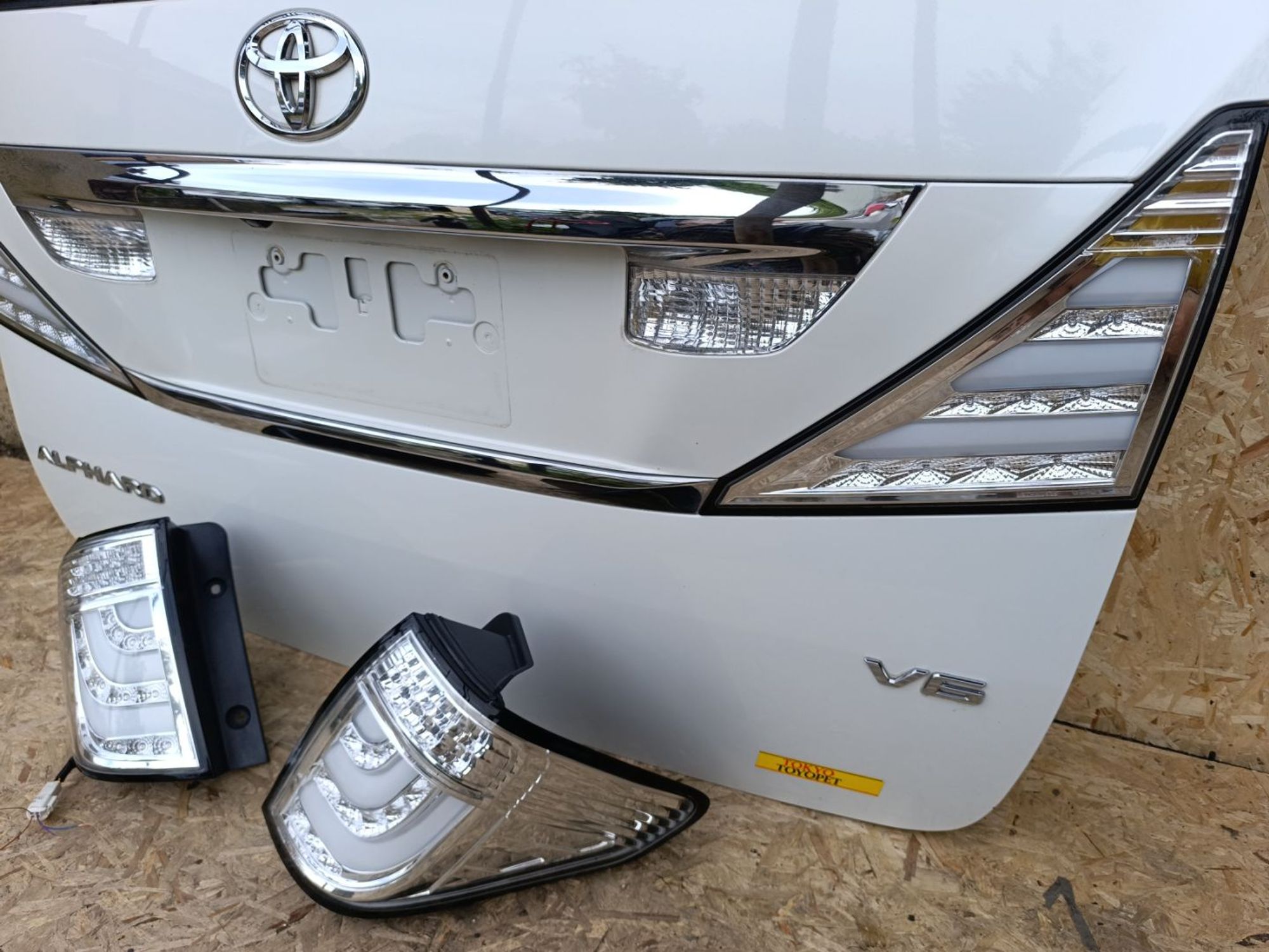 Крышка багажника Toyota Alphard GGH20W, 30000 рублей, Ленина