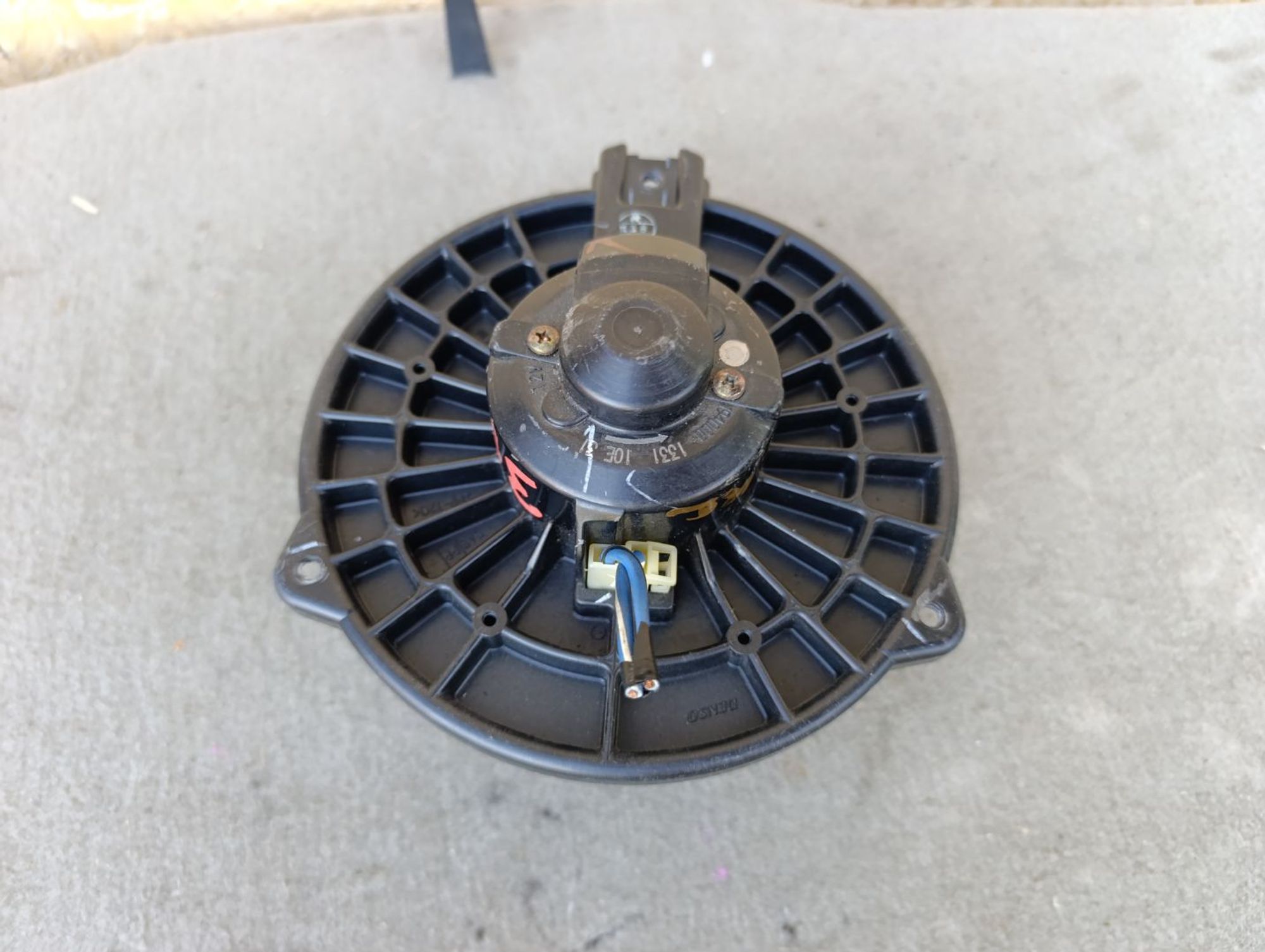 https://ycs.partsauto.market/partsauto-images/thmbs/userImages/d9b05010c61782443e0b3e264cf05921/part/d3f5560a-d302-43d6-a732-7a9358d034ee_1785508981546.jpg