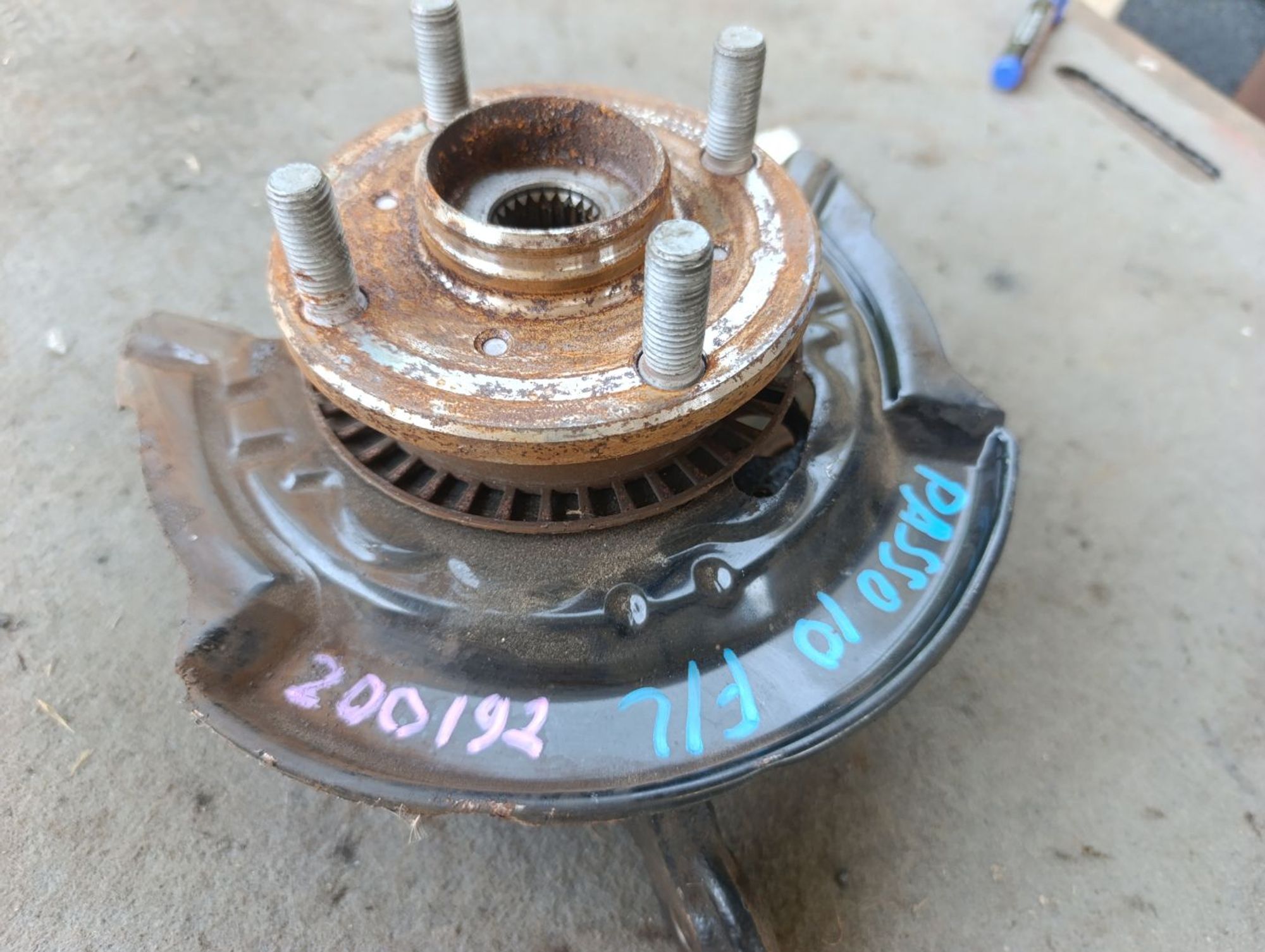 Ступица Toyota Passo kgc10 передняя левая, 1800 рублей, Ленина