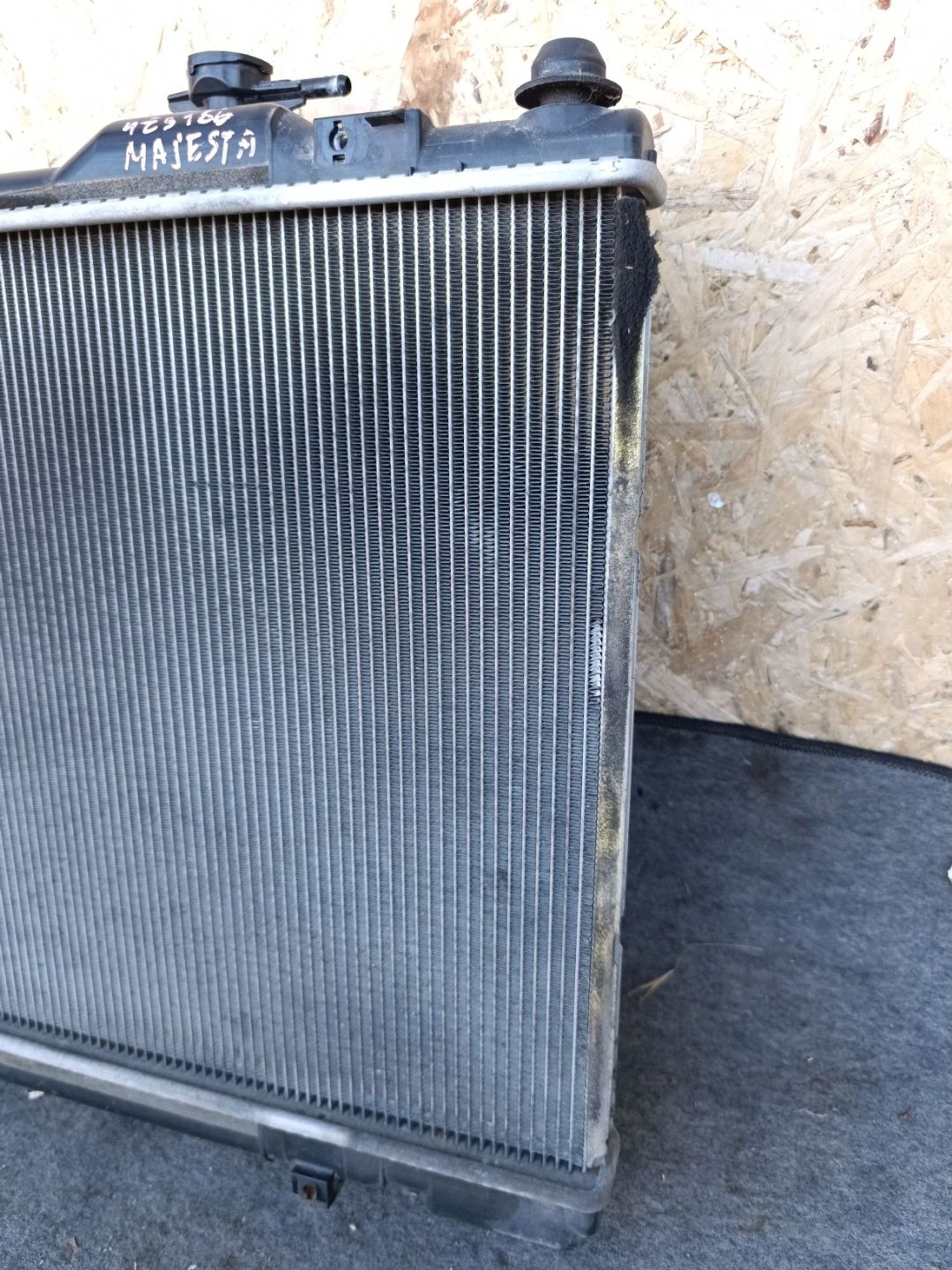 https://ycs.partsauto.market/partsauto-images/thmbs/userImages/d9b05010c61782443e0b3e264cf05921/part/d53b533d-7fde-4fe6-a933-d35b9525a854_1781620920824.jpg