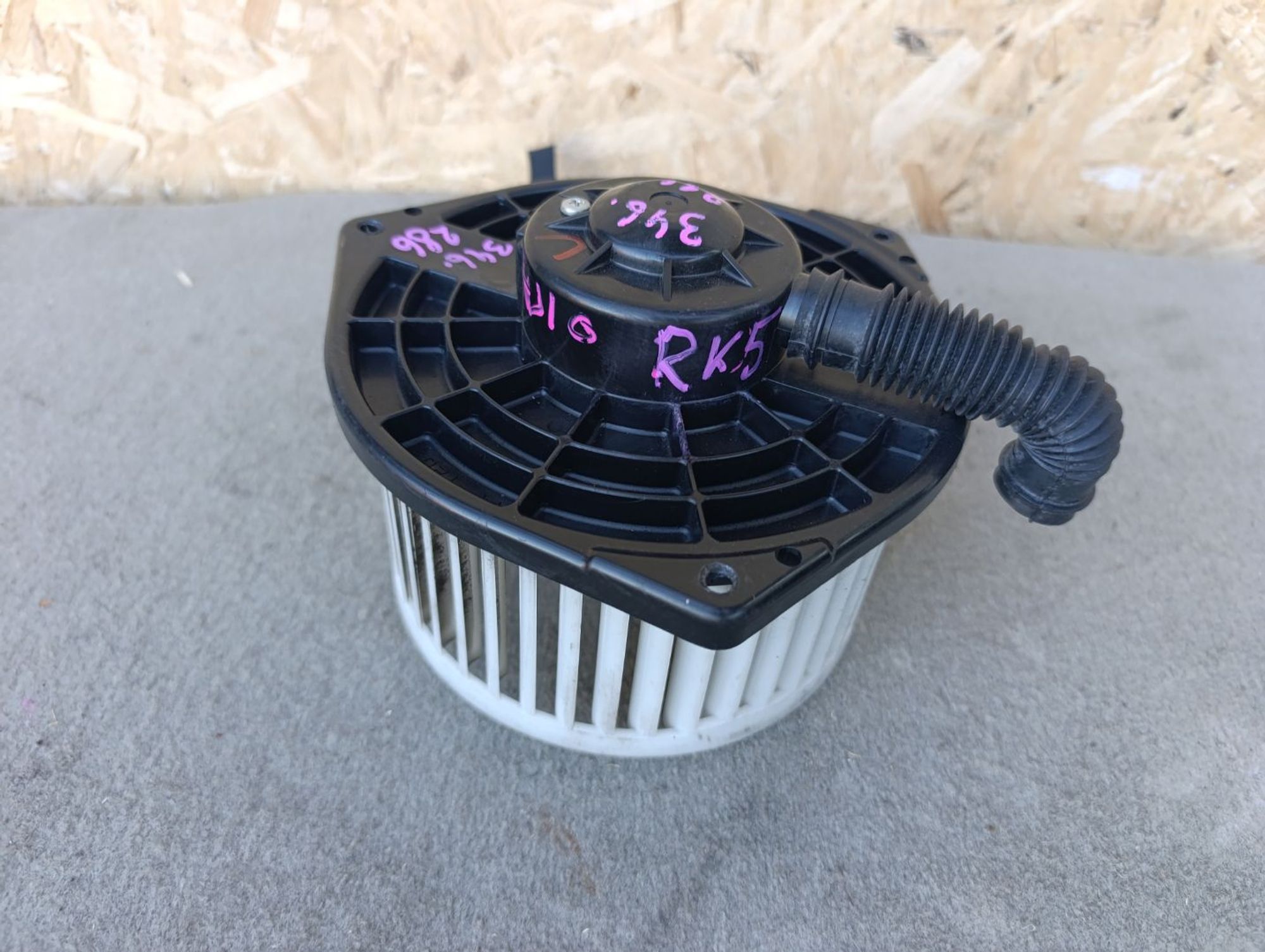 https://ycs.partsauto.market/partsauto-images/thmbs/userImages/d9b05010c61782443e0b3e264cf05921/part/d661fb8b-5821-4e19-8834-92fa7ff15a3f_1785422846075.jpg