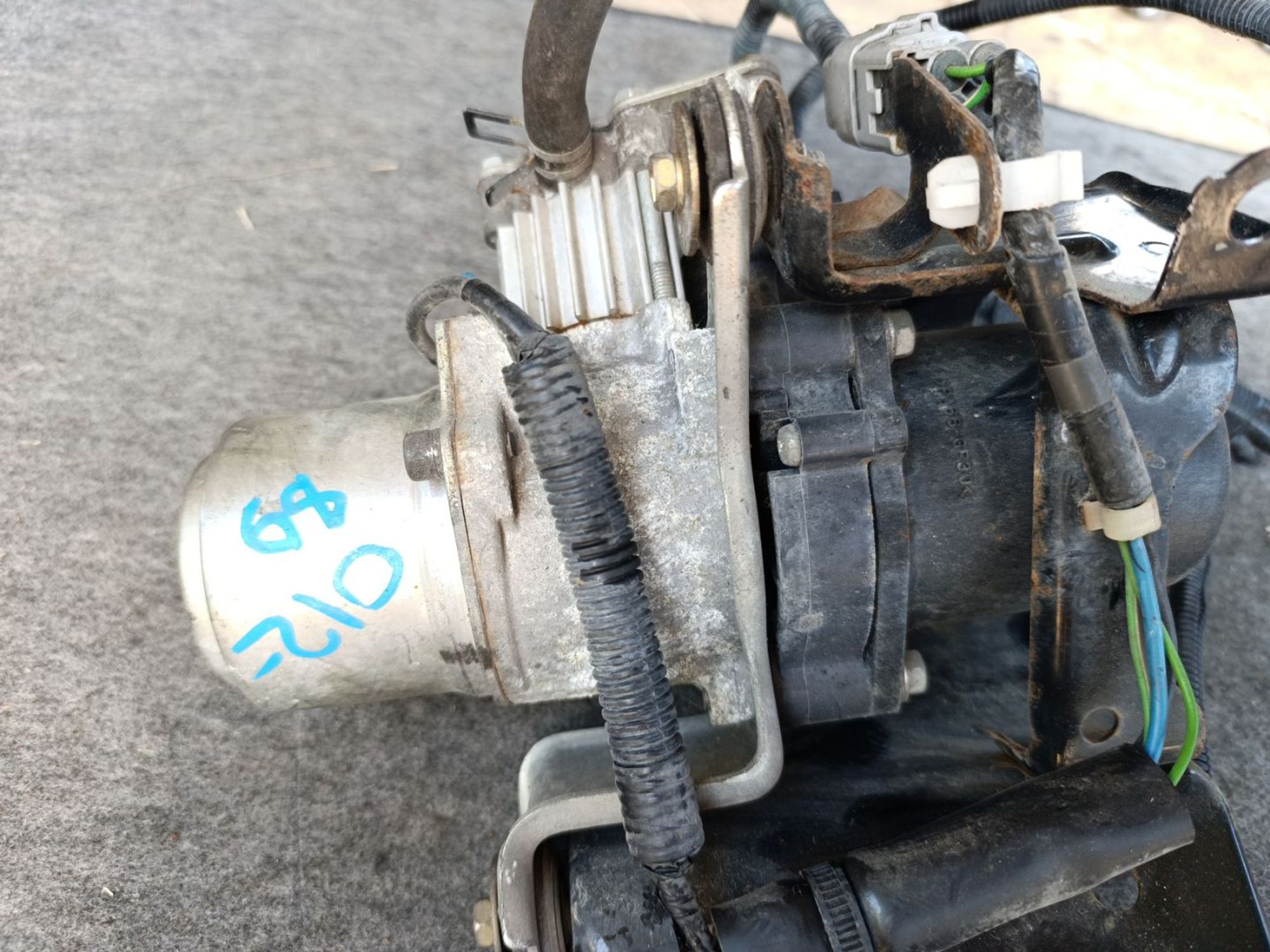 https://ycs.partsauto.market/partsauto-images/thmbs/userImages/d9b05010c61782443e0b3e264cf05921/part/d9f26c6b-9f2e-429c-9e55-8e44a1fc3fad_1781611452804.jpg