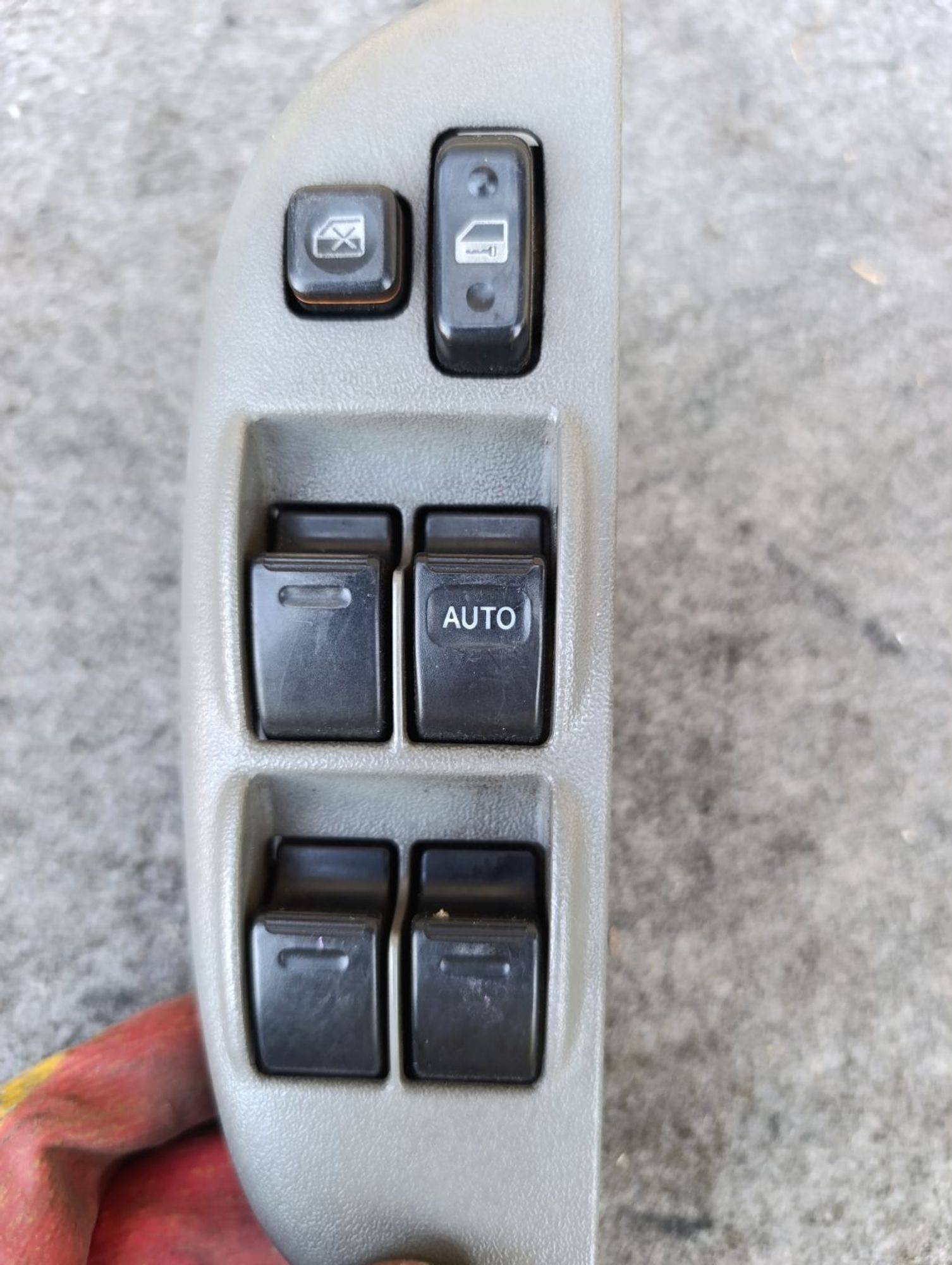 https://ycs.partsauto.market/partsauto-images/thmbs/userImages/d9b05010c61782443e0b3e264cf05921/part/e1931a40-bd4b-4b67-bdfa-11380be055d6_1783432649104.jpg