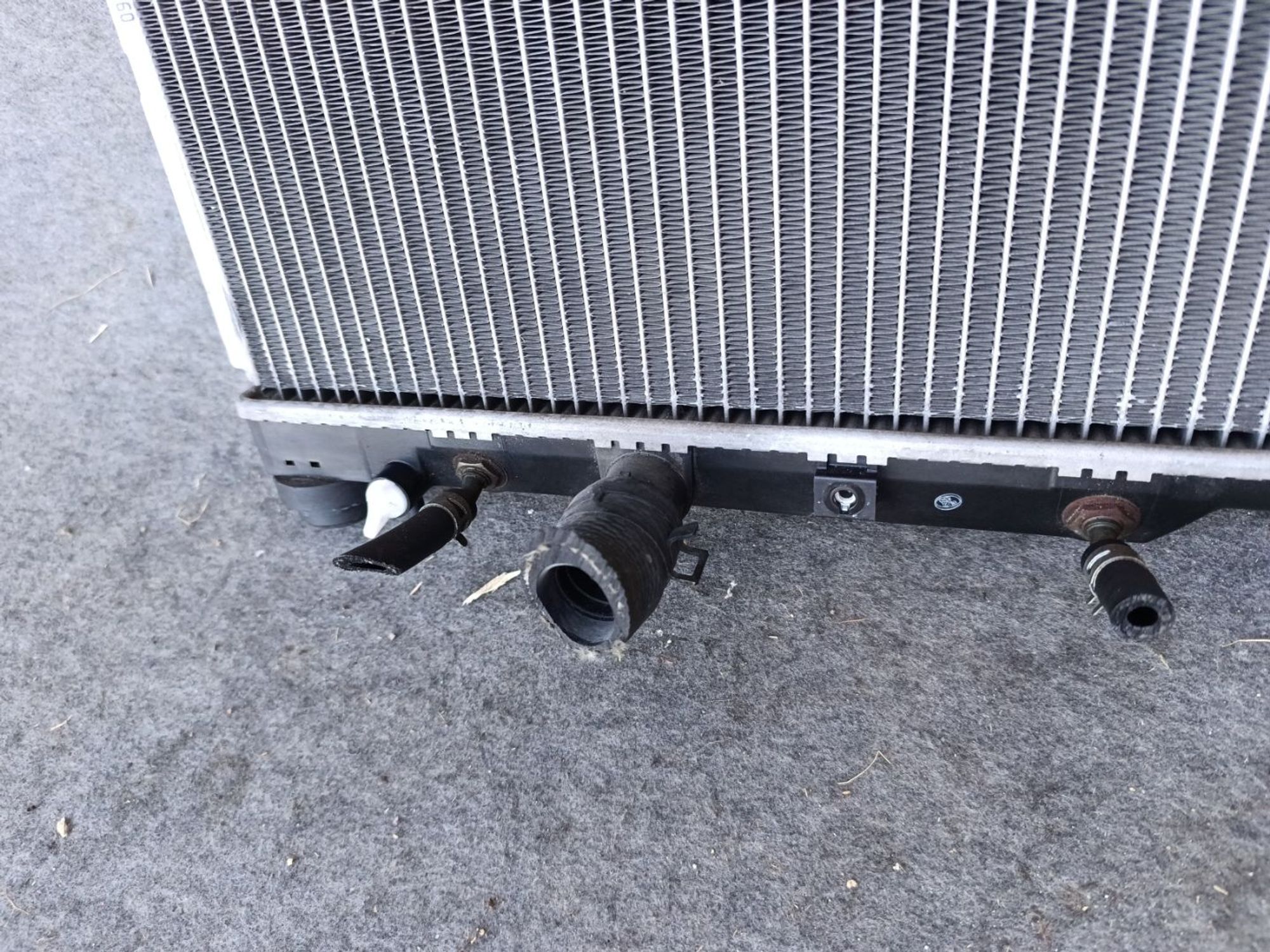 https://ycs.partsauto.market/partsauto-images/thmbs/userImages/d9b05010c61782443e0b3e264cf05921/part/e1e9ea44-ab36-46f4-b8ea-7a2aafd8b0f0_1781624765411.jpg