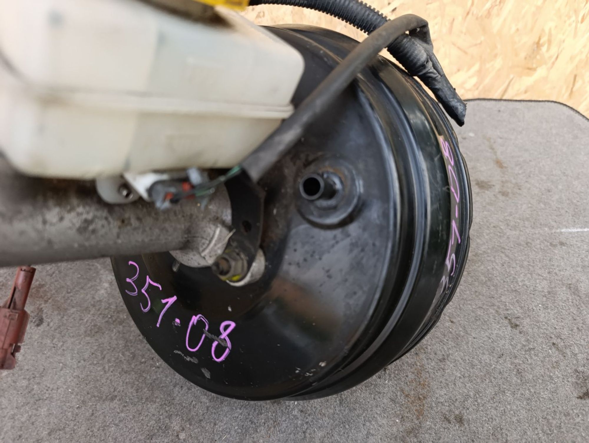 https://ycs.partsauto.market/partsauto-images/thmbs/userImages/d9b05010c61782443e0b3e264cf05921/part/e5552631-0047-42c5-a145-f2ad0fb2d242_1783701209245.jpg