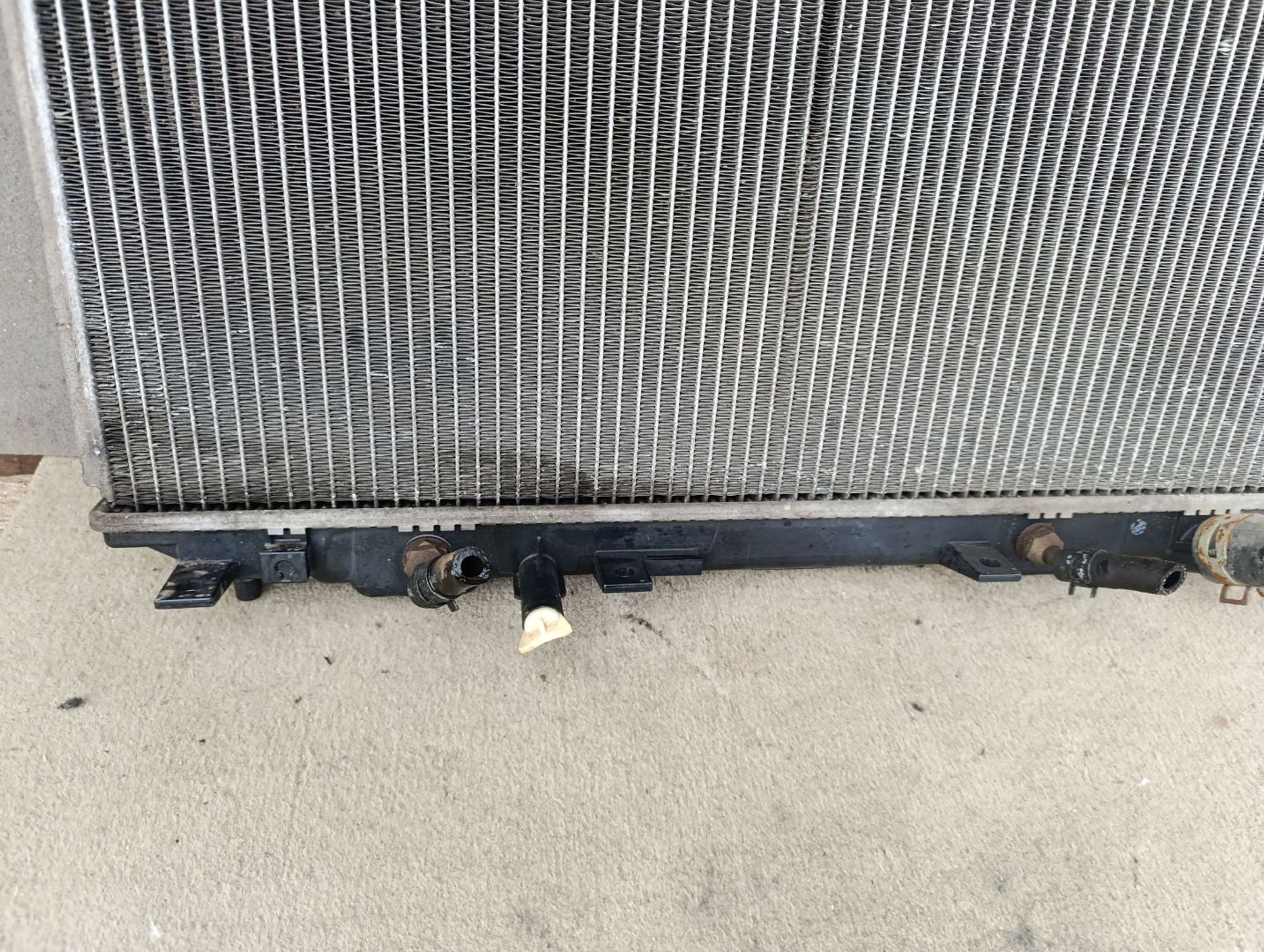 https://ycs.partsauto.market/partsauto-images/thmbs/userImages/d9b05010c61782443e0b3e264cf05921/part/e7079136-332c-445a-b2cb-071f3477e3fe_1737795160154.jpg