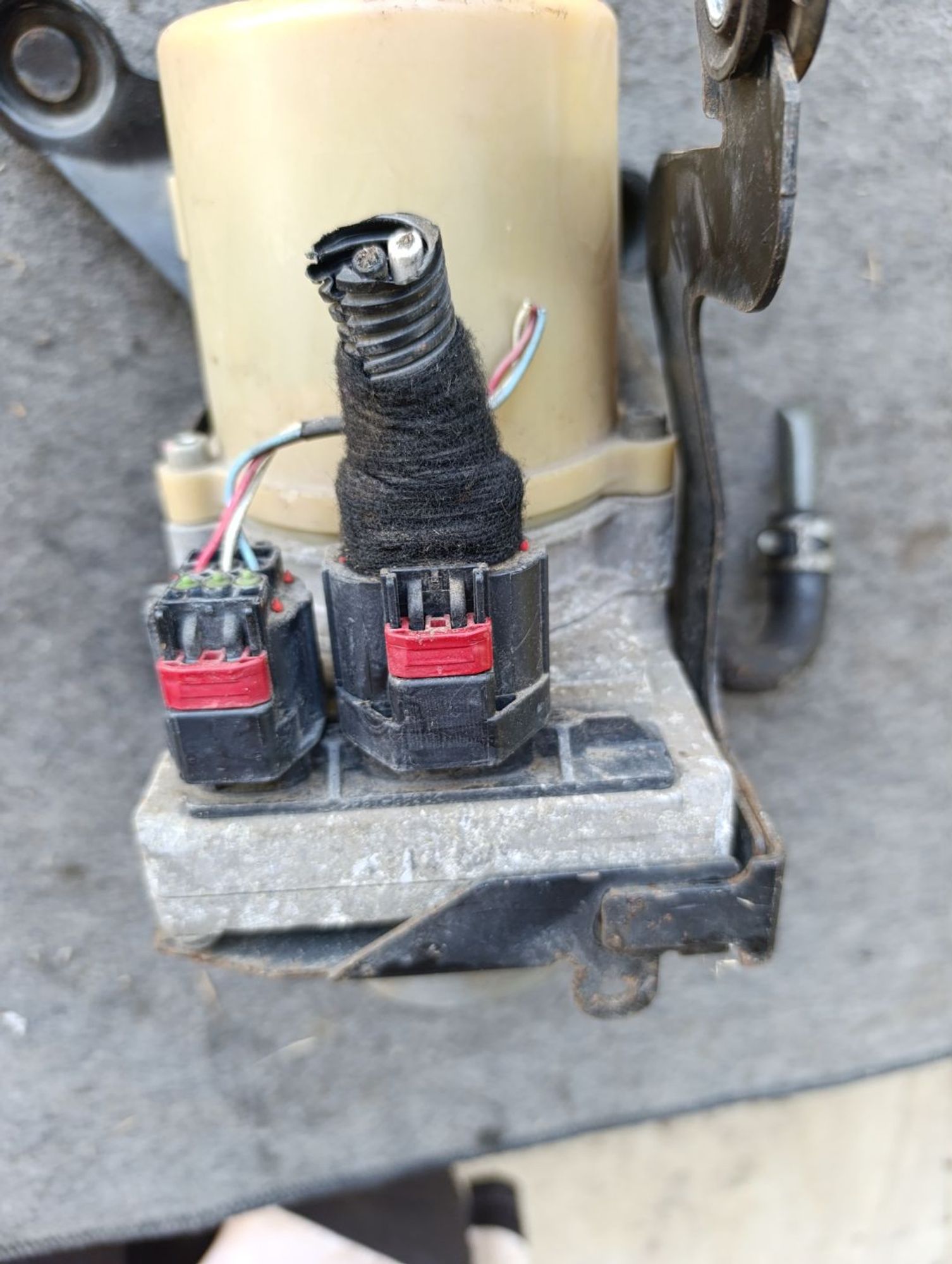 https://ycs.partsauto.market/partsauto-images/thmbs/userImages/d9b05010c61782443e0b3e264cf05921/part/ec65a07c-65d0-430a-988e-aea371d62233_1783069536918.jpg