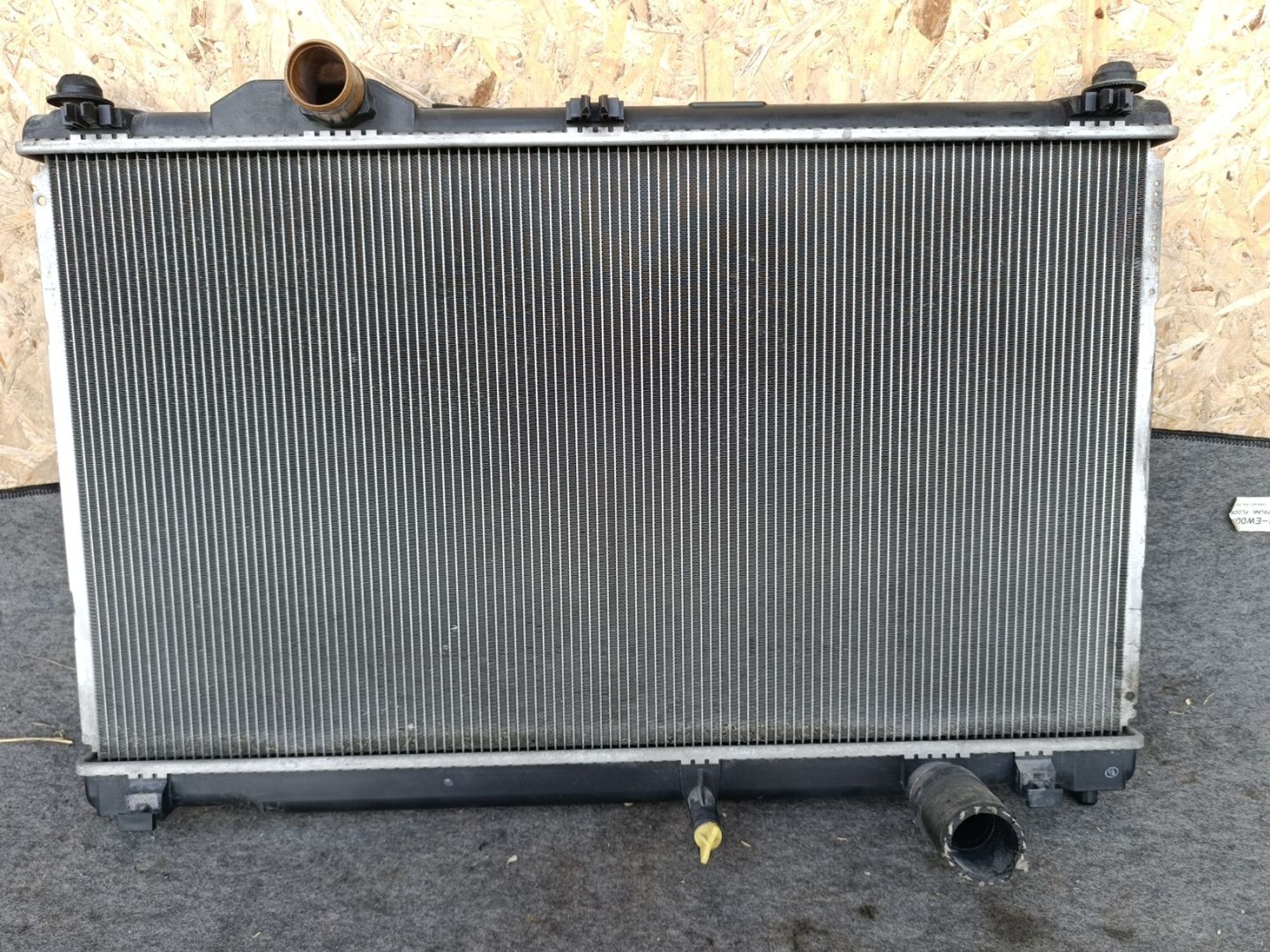https://ycs.partsauto.market/partsauto-images/thmbs/userImages/d9b05010c61782443e0b3e264cf05921/part/ee89882a-7b81-40cd-b952-71cbd5b0fcd6_1781097558049.jpg