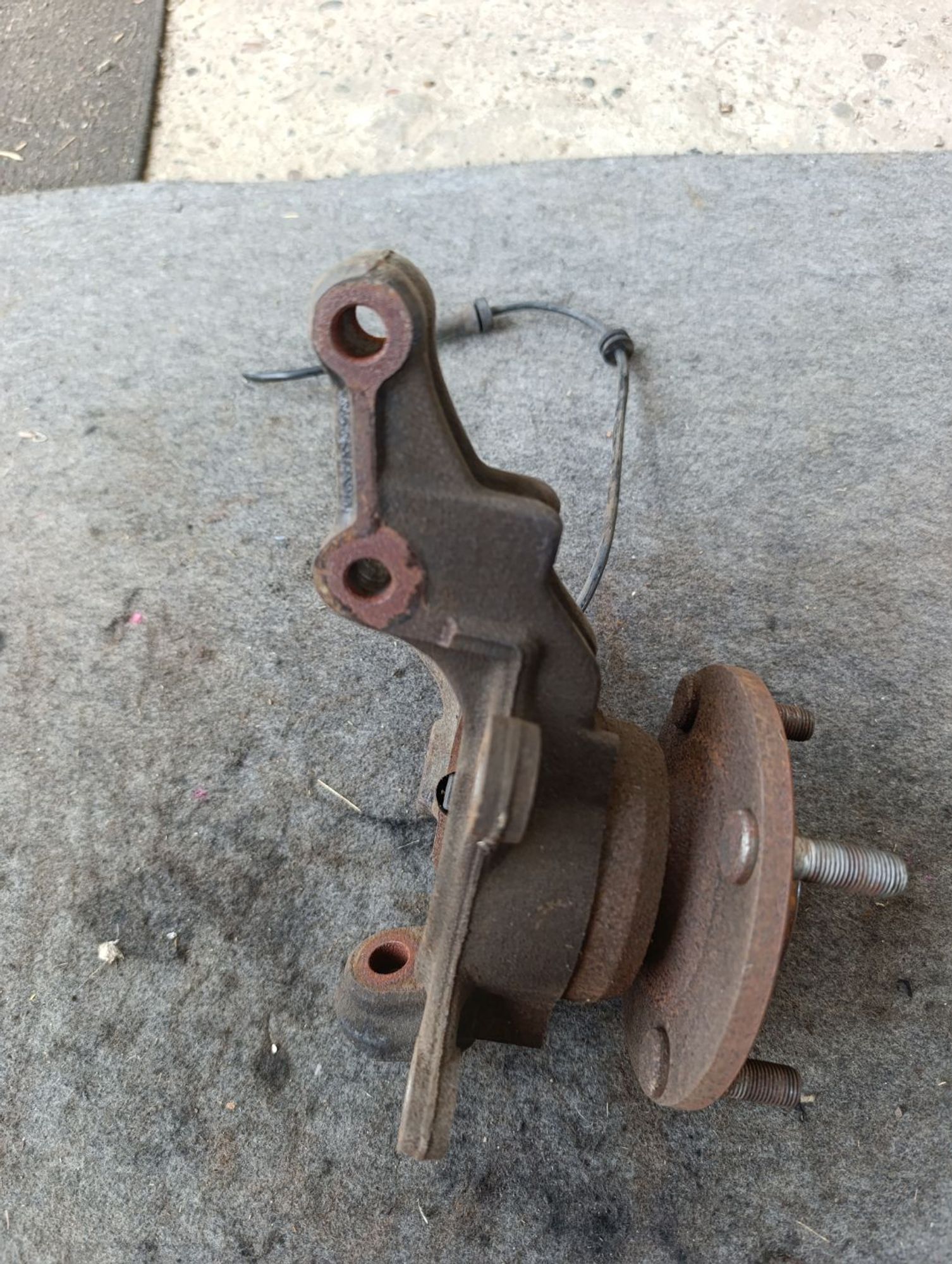 https://ycs.partsauto.market/partsauto-images/thmbs/userImages/d9b05010c61782443e0b3e264cf05921/part/f1b6a918-2c6a-4c26-8793-250023e58986_1784456291477.jpg