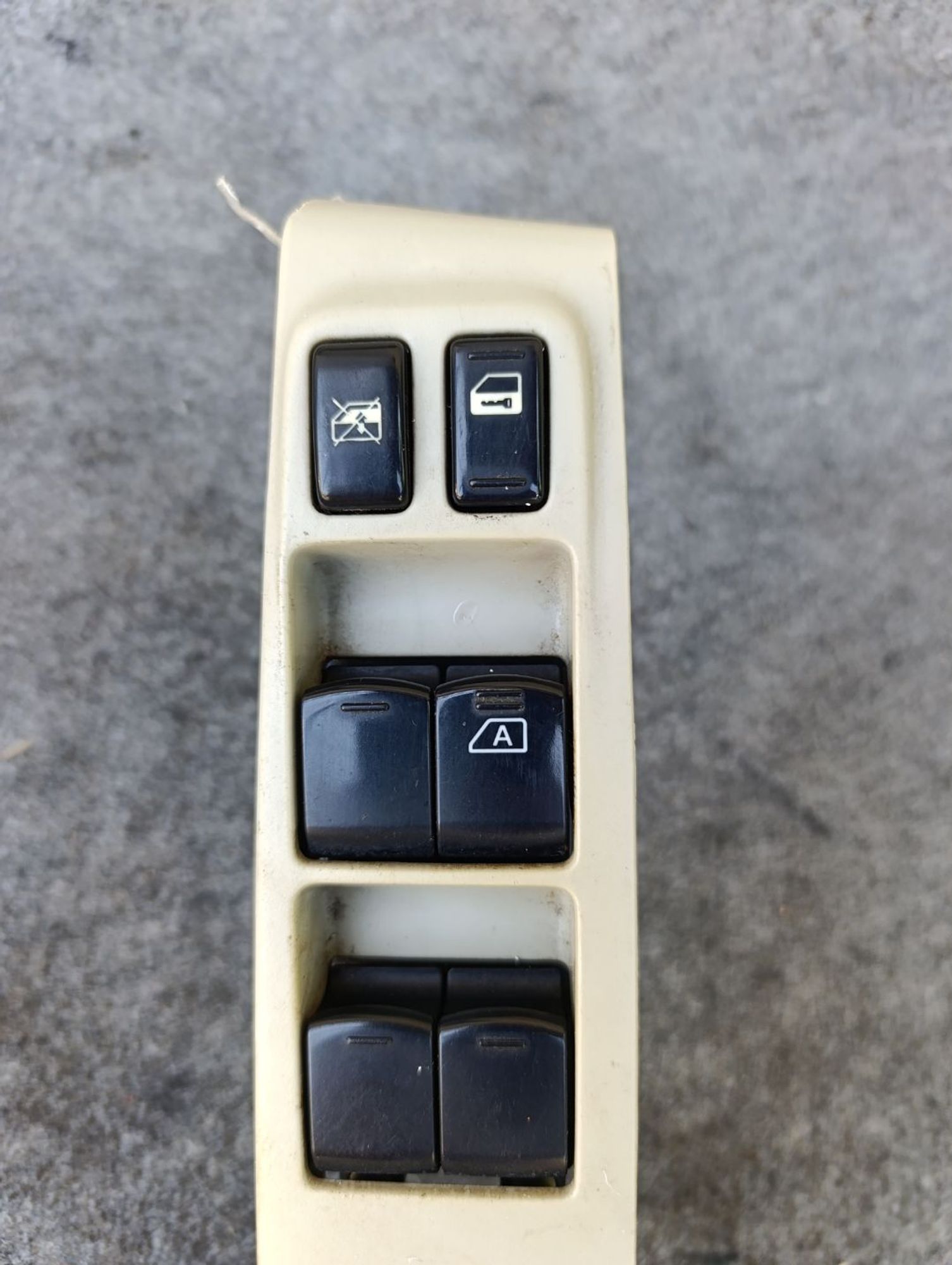 https://ycs.partsauto.market/partsauto-images/thmbs/userImages/d9b05010c61782443e0b3e264cf05921/part/f22e9693-c0bc-40da-9e7f-f9baeee68b37_1783337365178.jpg