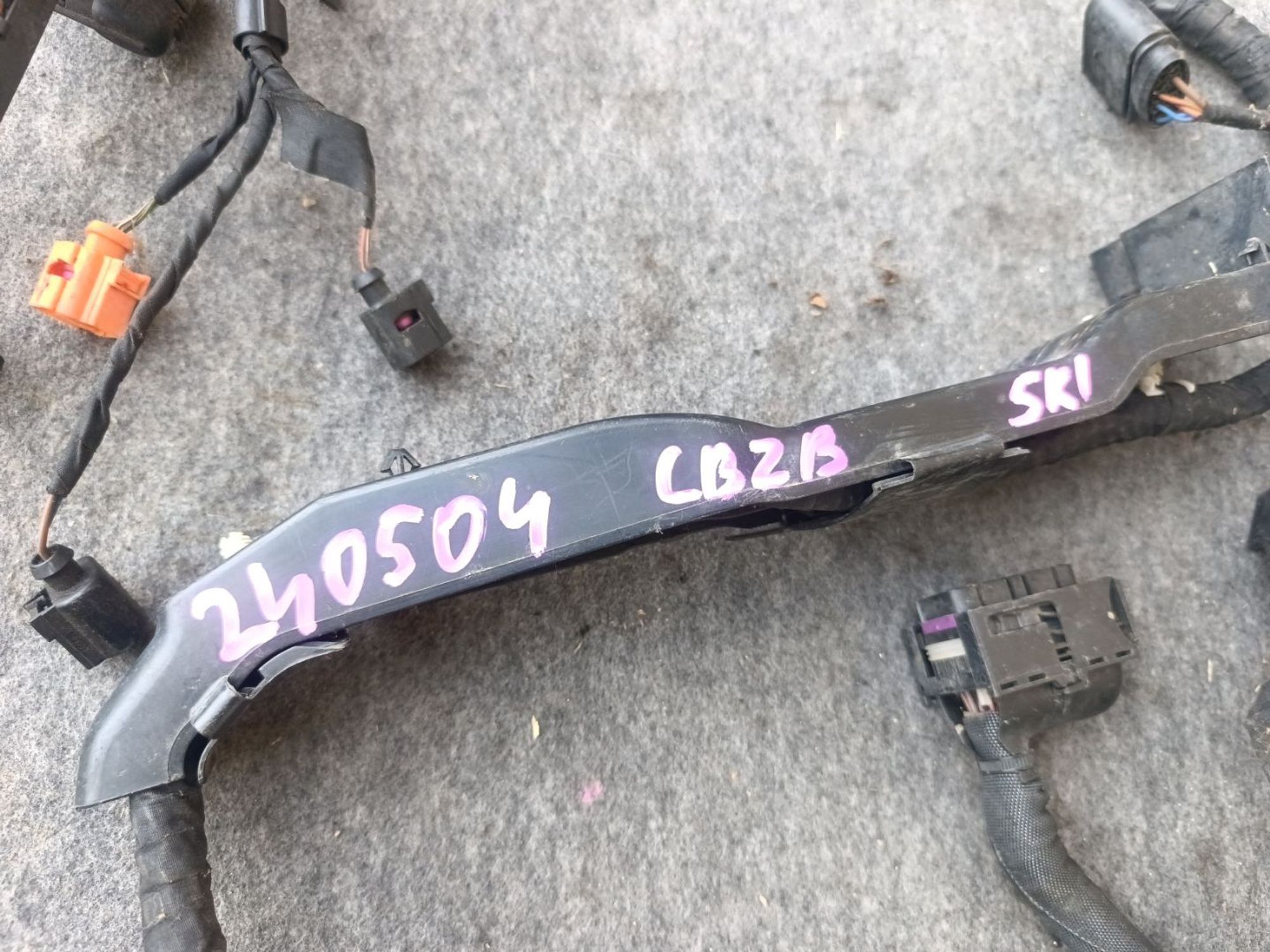 https://ycs.partsauto.market/partsauto-images/thmbs/userImages/d9b05010c61782443e0b3e264cf05921/part/f28f953d-811e-43e8-adb7-7f030b79599a_1779636077601.jpg