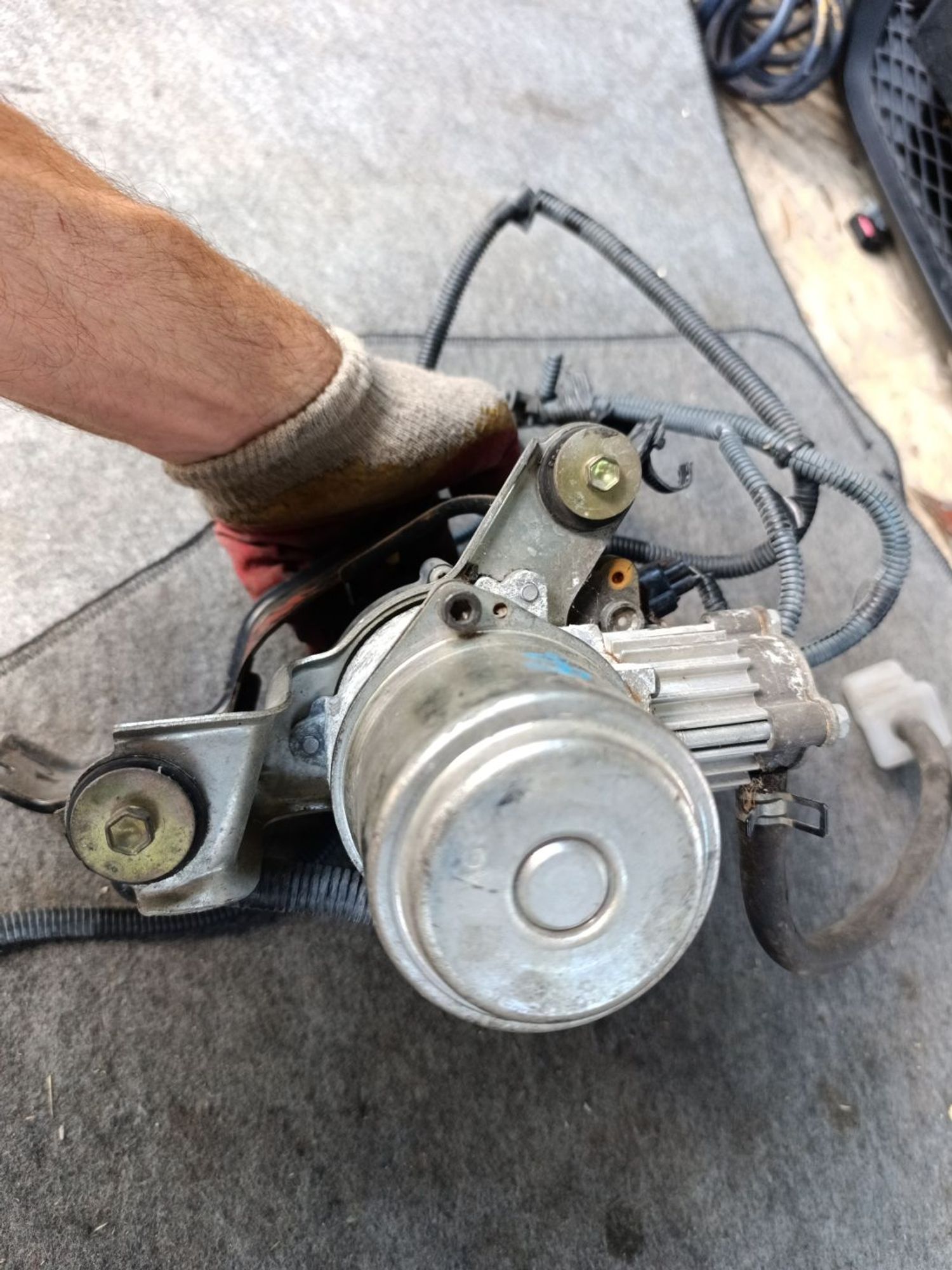 https://ycs.partsauto.market/partsauto-images/thmbs/userImages/d9b05010c61782443e0b3e264cf05921/part/f4009ee7-68b7-4cf6-a01d-b84840af8755_1781611464917.jpg