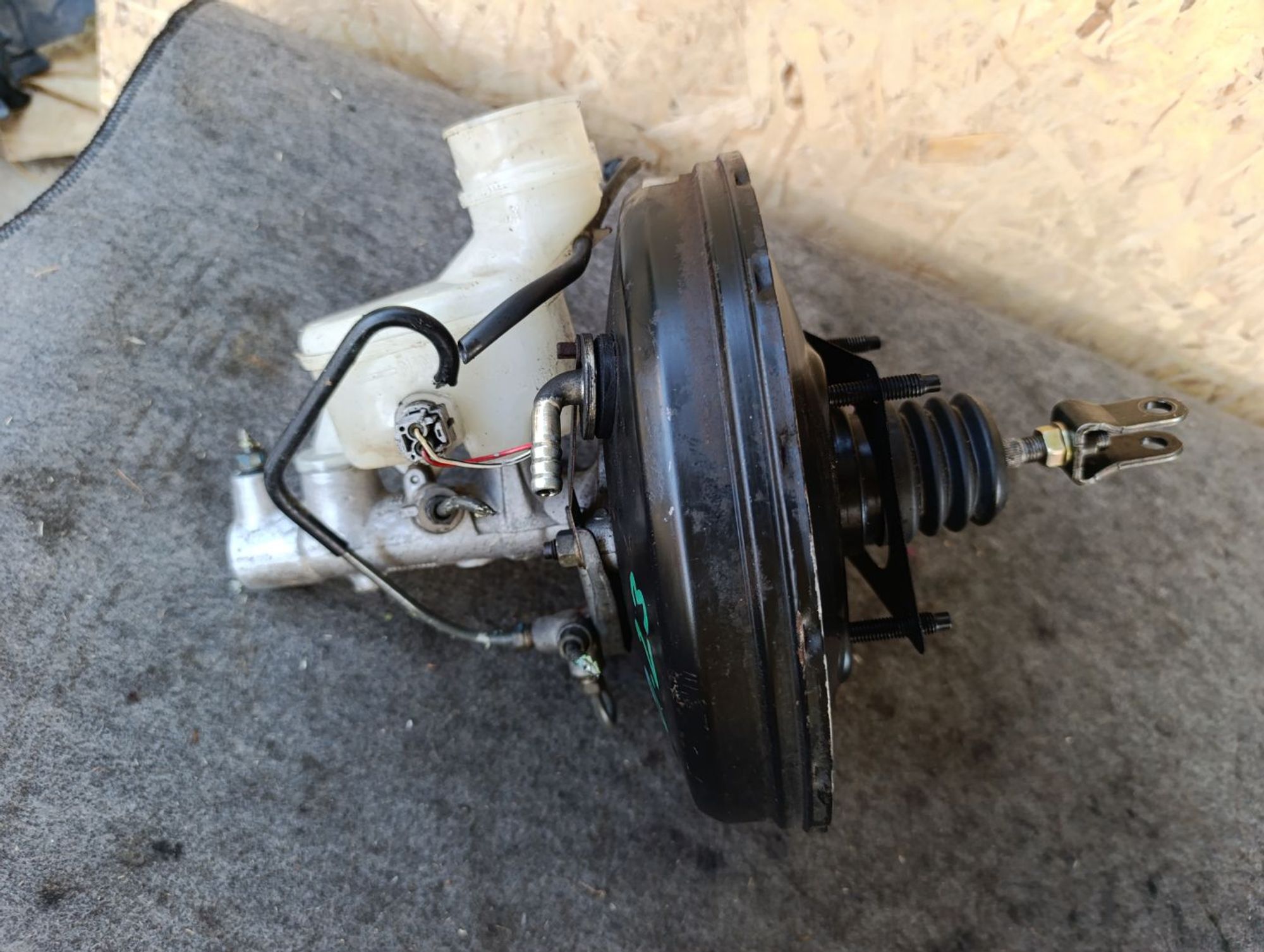 https://ycs.partsauto.market/partsauto-images/thmbs/userImages/d9b05010c61782443e0b3e264cf05921/part/f4723bfd-9f08-45cc-b666-bad35c4a3557_1783754378584.jpg