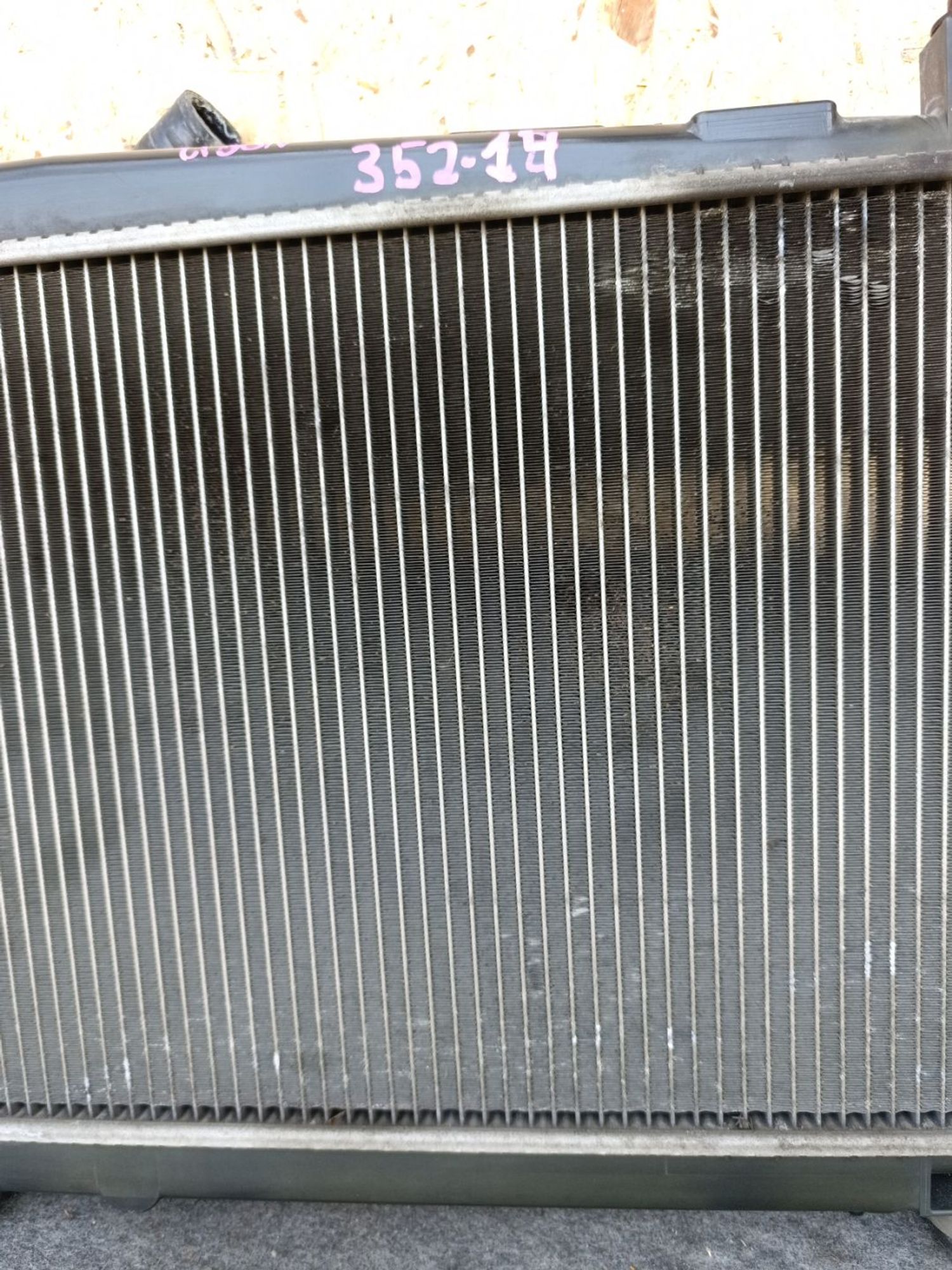 https://ycs.partsauto.market/partsauto-images/thmbs/userImages/d9b05010c61782443e0b3e264cf05921/part/f5232f35-f991-4d96-8834-cd4bcc67b2de_1781180788410.jpg