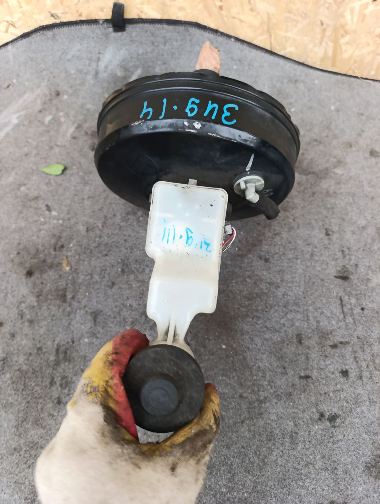 https://ycs.partsauto.market/partsauto-images/thmbs/userImages/d9b05010c61782443e0b3e264cf05921/part/f6c29df6-83a3-4a13-8e50-ee8bb40e2a9f_1783700223092.jpg