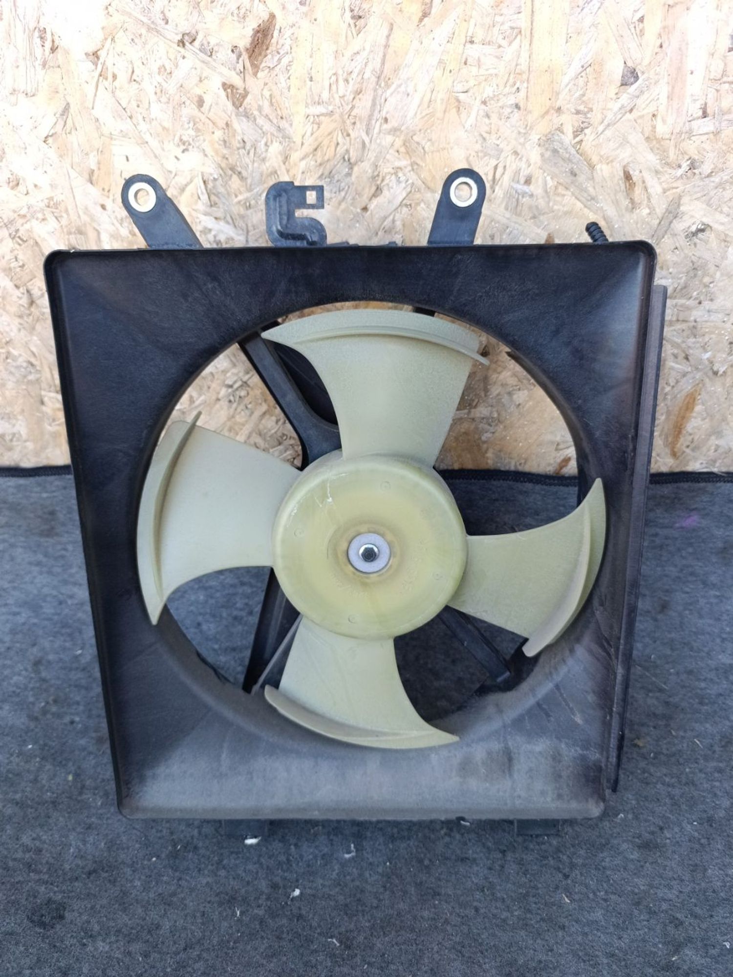 https://ycs.partsauto.market/partsauto-images/thmbs/userImages/d9b05010c61782443e0b3e264cf05921/part/fec857ec-ee7e-475c-988e-e7999801ff81_1781537072248.jpg