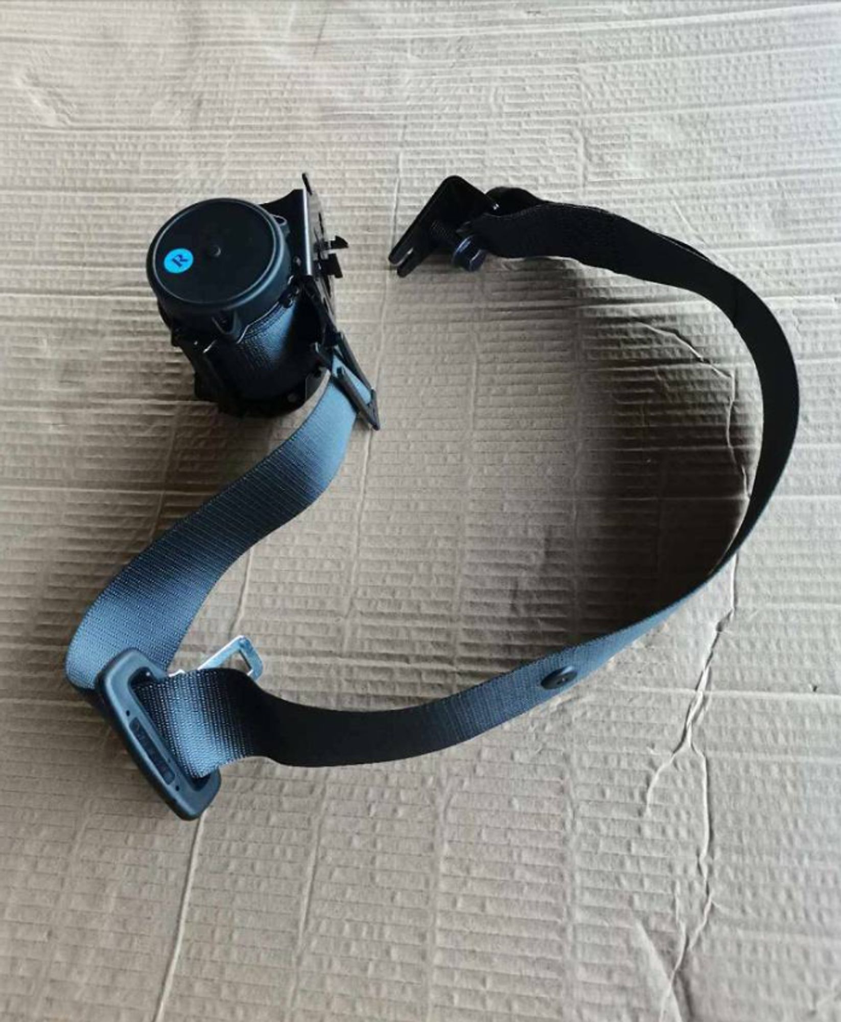 Ремень безопасности заднего сиденья правый FY11, 1761 рублей, Сургут