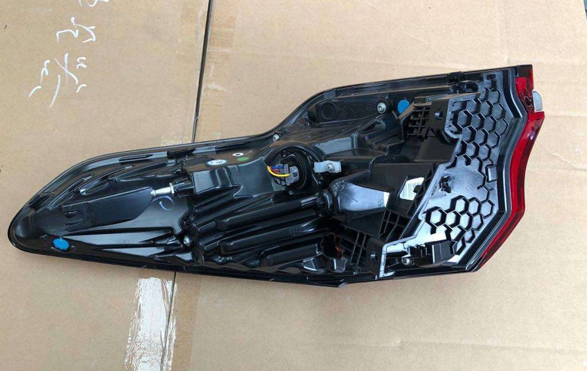 Фонарь задний левый внешний NL3B, 56087 рублей, Сургут