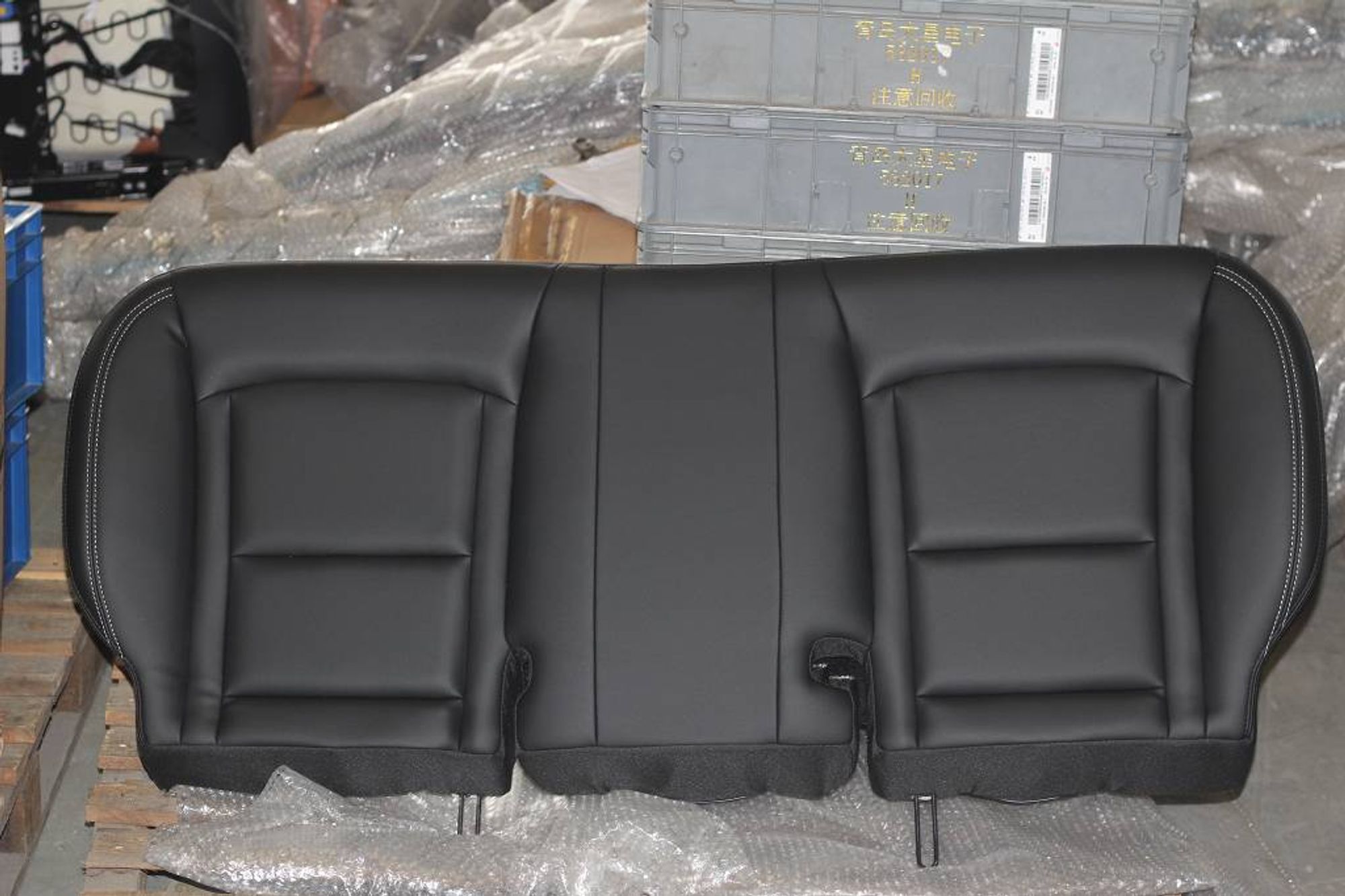 Подушка заднего сидения Geely Atlas, 56228 рублей, Сургут