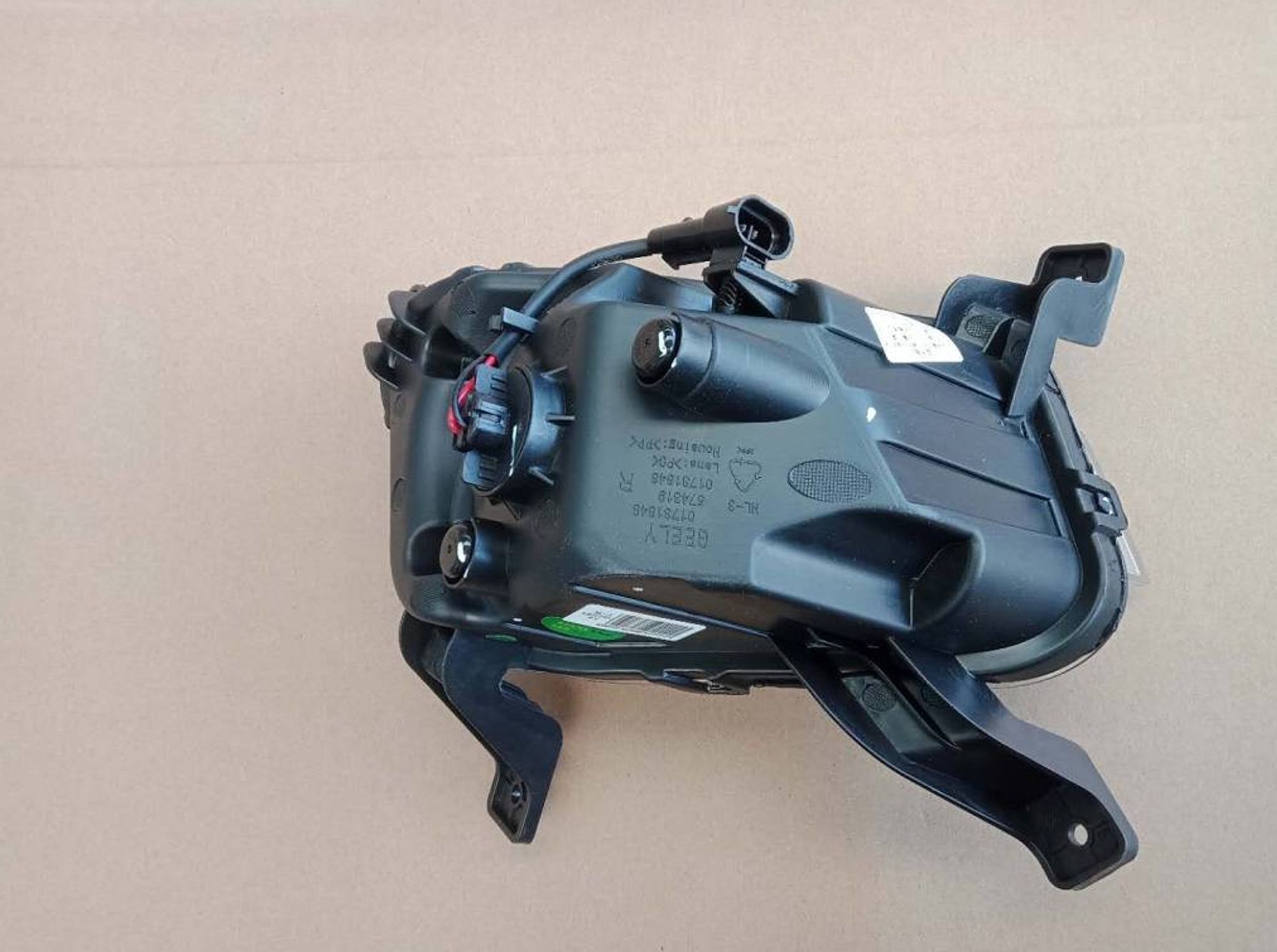 Противотуманный фонарь правый, 18497 рублей, Сургут