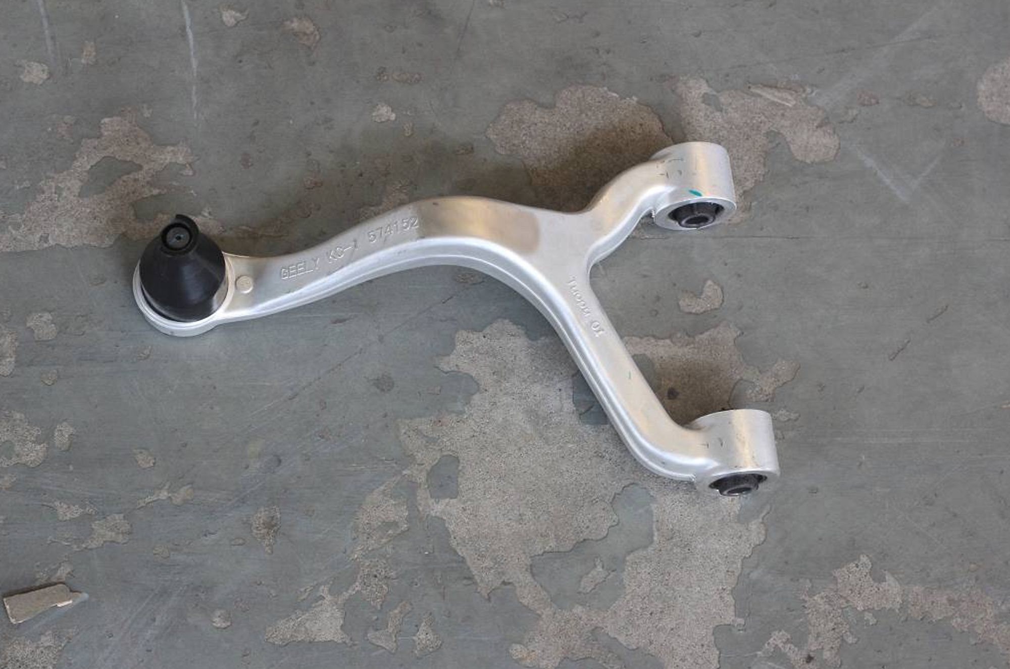 Рычаг верхний правый задней подвески KC1, 4164 рублей, Сургут