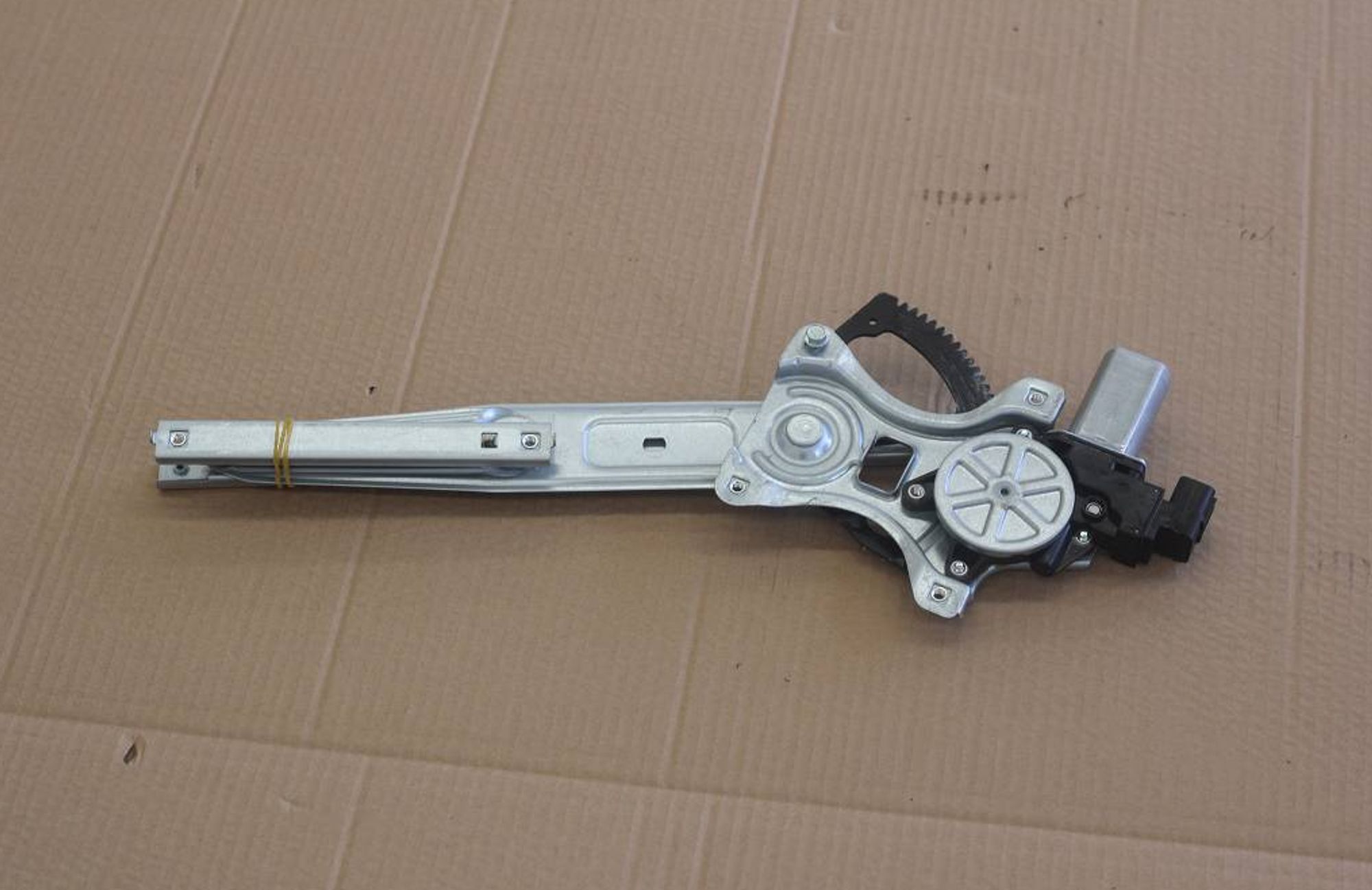 СТЕКЛОПОДЪЕМНИК ПЕРЕДНИЙ ЛЕВЫЙ, 3505 рублей, Сургут