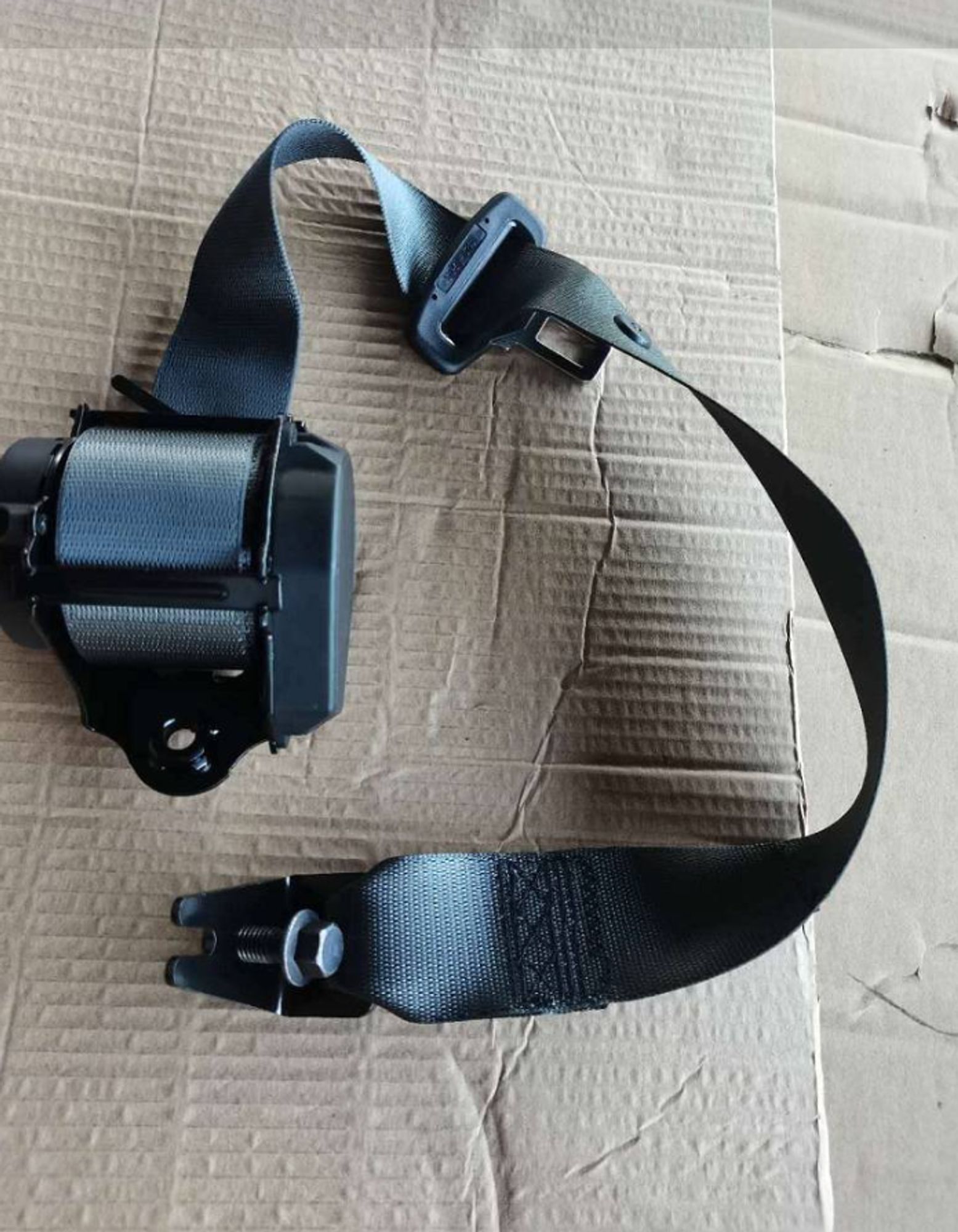 Ремень безопасности заднего сиденья левый FY11, 1761 рублей, Сургут