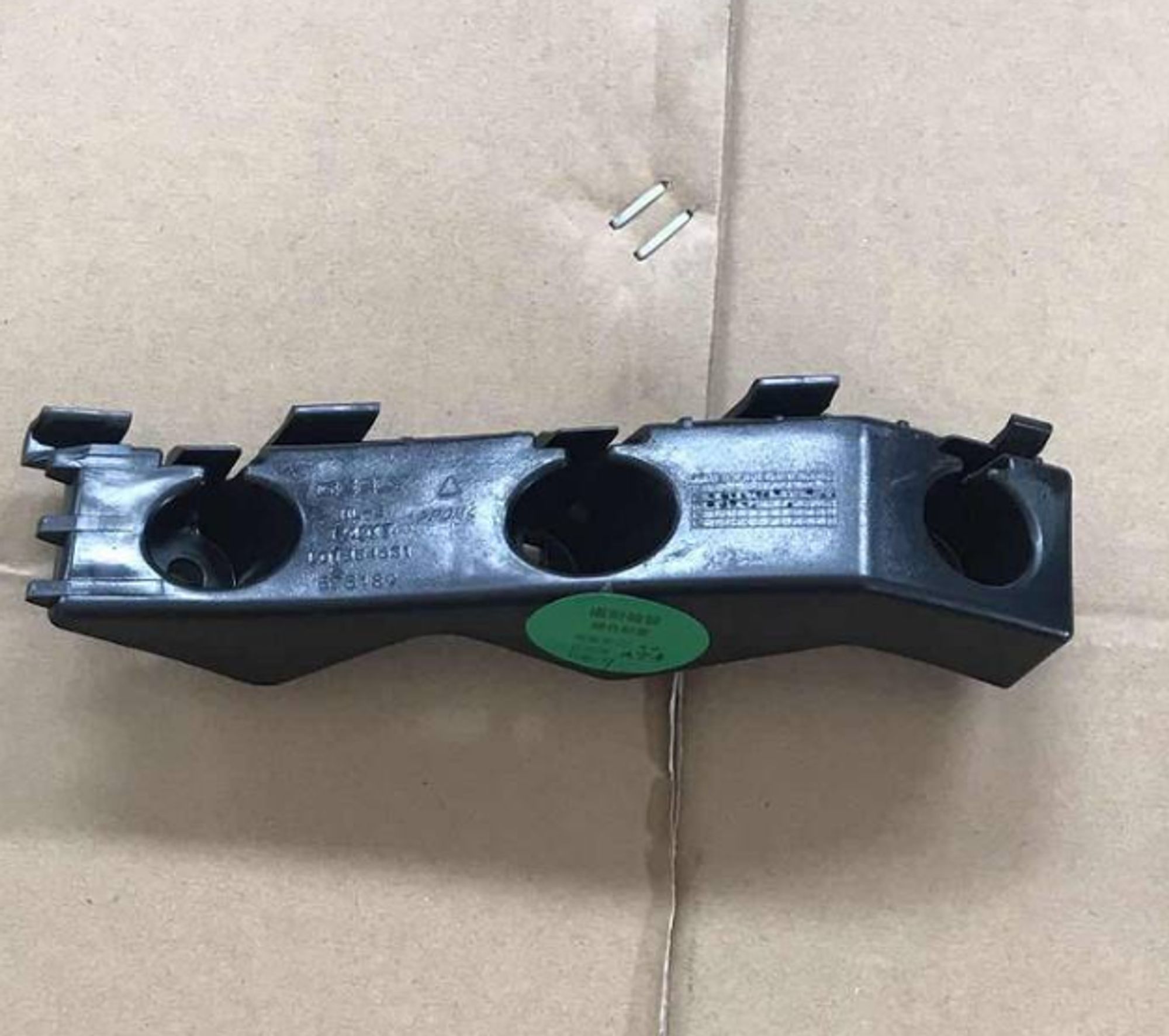 МОНТАЖНЫЙ КРОНШТЕЙН ПЕРЕДНЕГО БАМПЕРА ЛЕВЫЙ NL3, 606 рублей, Сургут