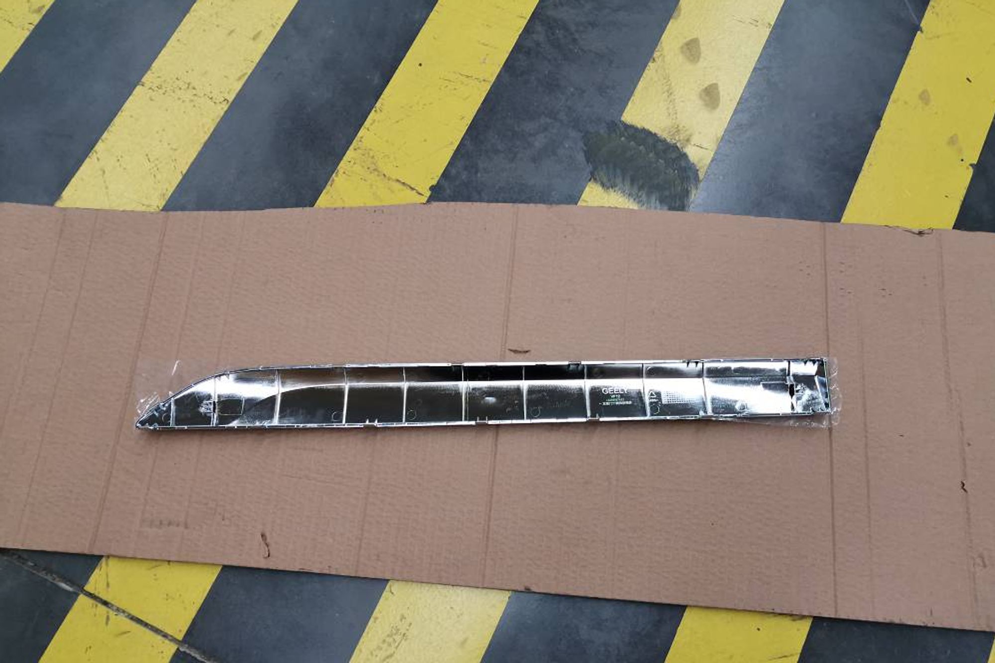 ПОЛОСА ОБИВКИ ДВЕРИ ПЕРЕДНЕЙ ПРАВОЙ /VX-11/, 4635 рублей, Сургут