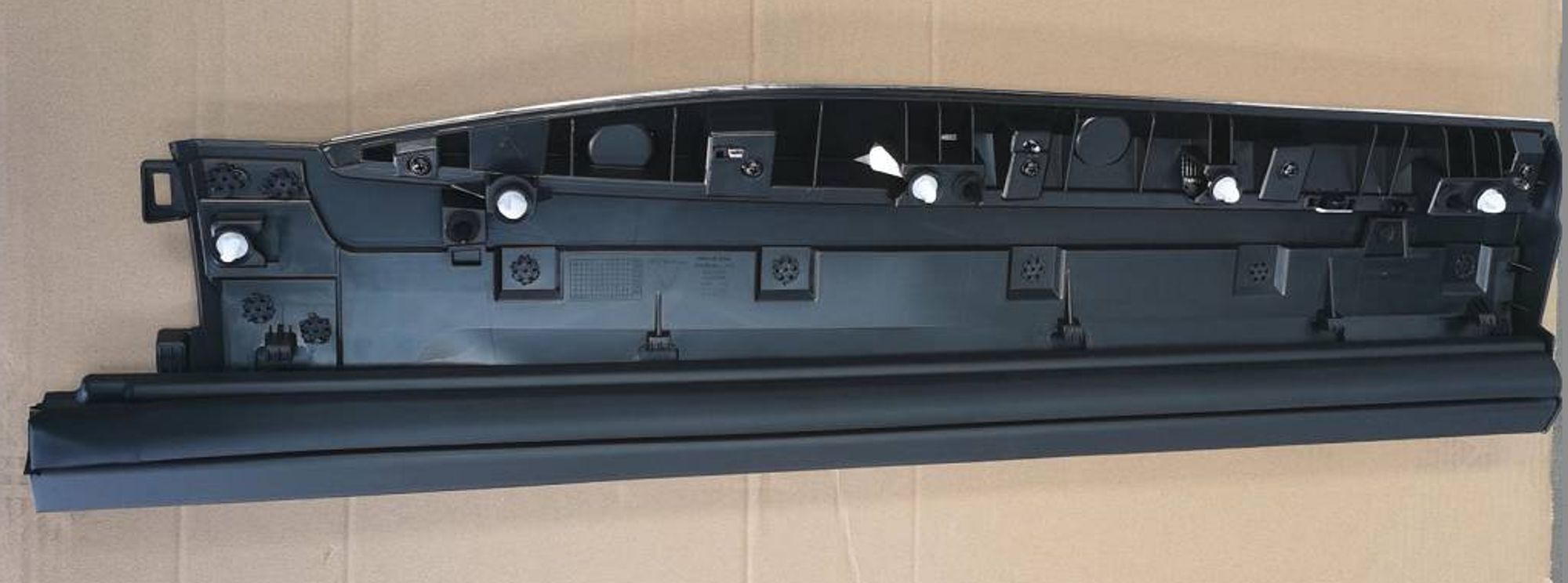 МОЛДИНГ ДВЕРИ ЗАДНЕЙ ЛЕВОЙ /KX-11/, 12765 рублей, Сургут