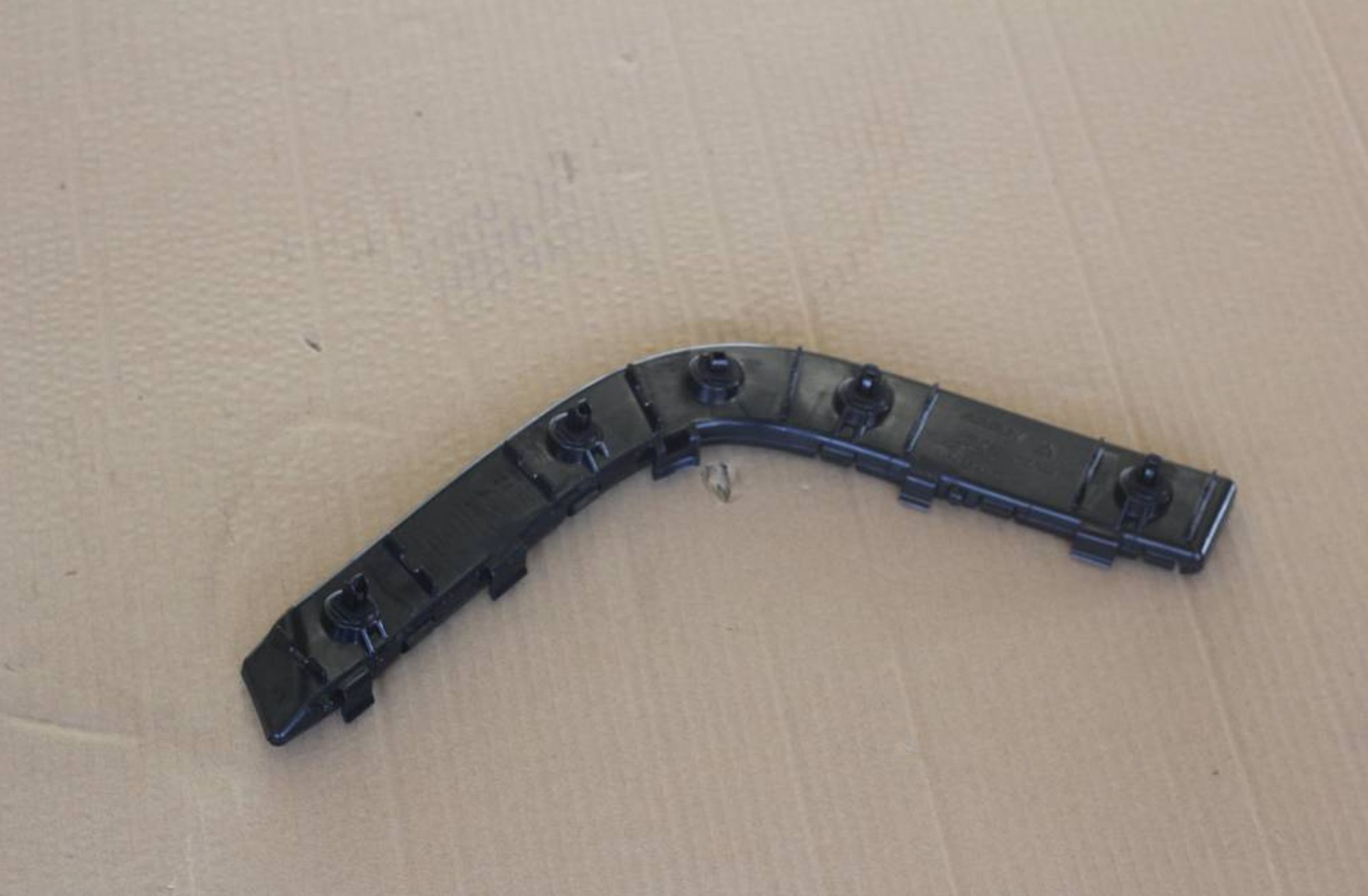 КРОНШТЕЙН ЗАДНЕГО БАМПЕРА ЛЕВЫЙ /NL-3/, 2424 рублей, Сургут