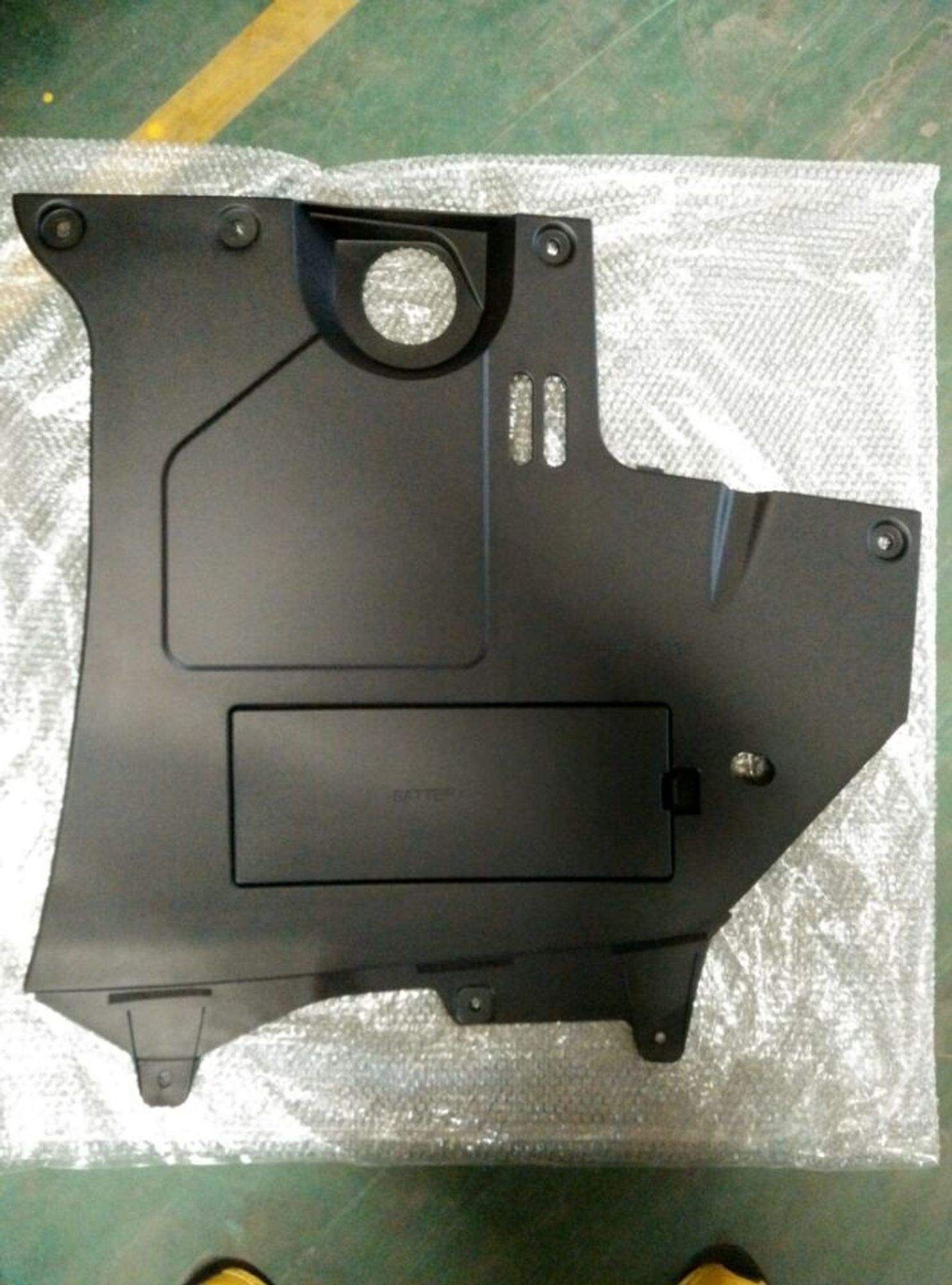 Накладка моторного отсека левая Geely Emgrand GT, 7141 рублей, Сургут