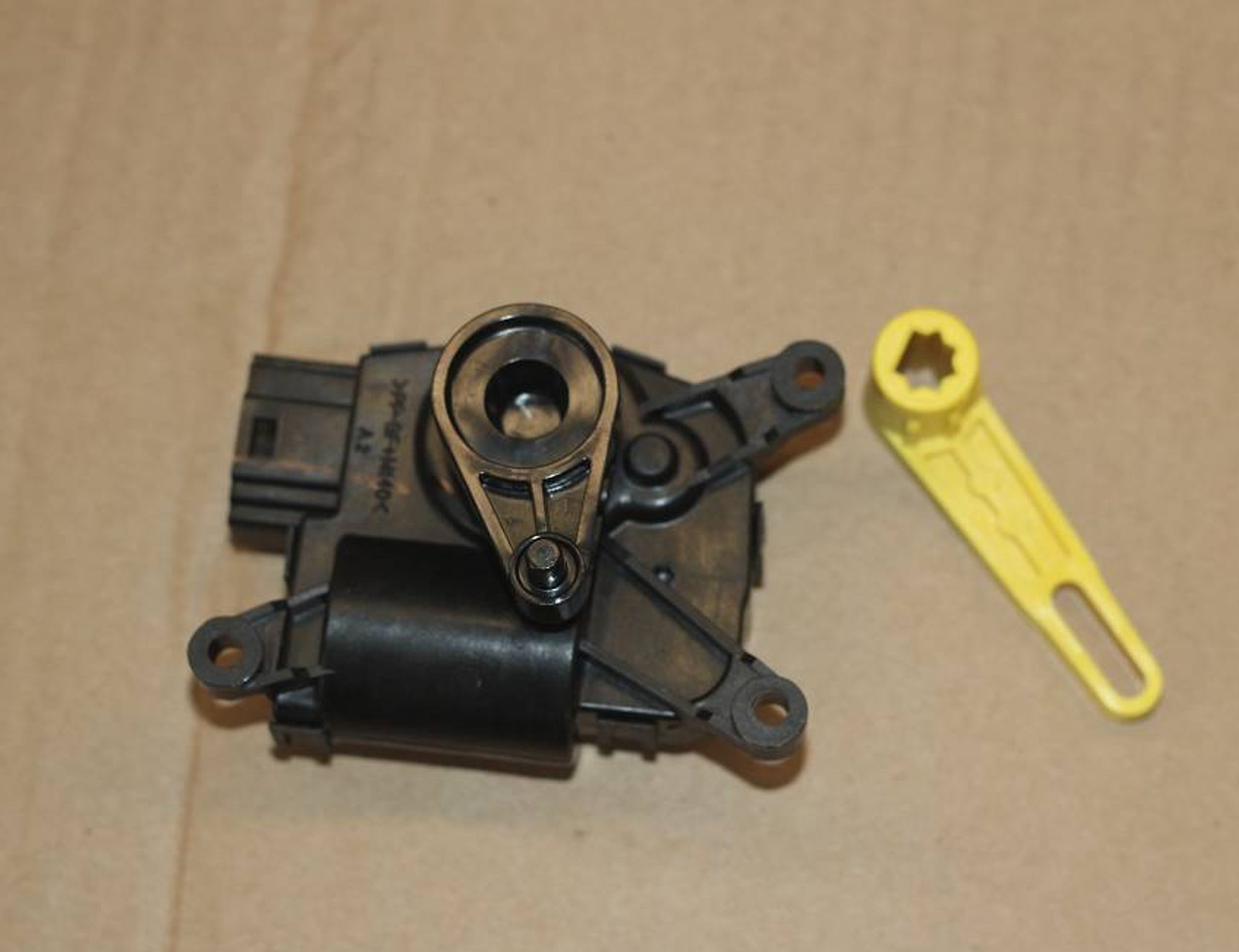 АКТУАТОР ЗАСЛОНКИ СИСТЕМЫ КОНДИЦИОНИРОВАНИЯ /NL-3/, 5580 рублей, Сургут