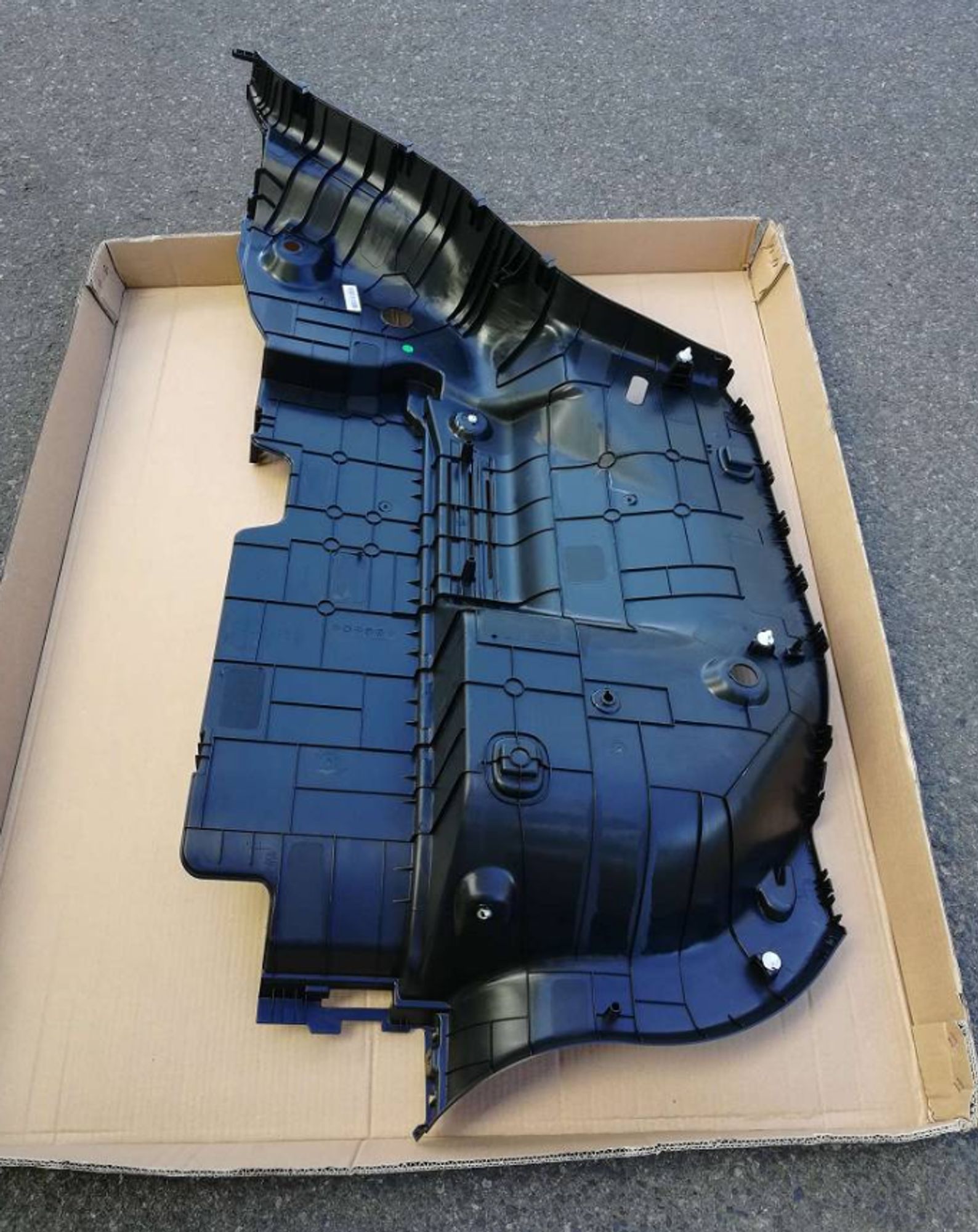 Панель багажника левая нижняя NL-3, 12703 рублей, Сургут