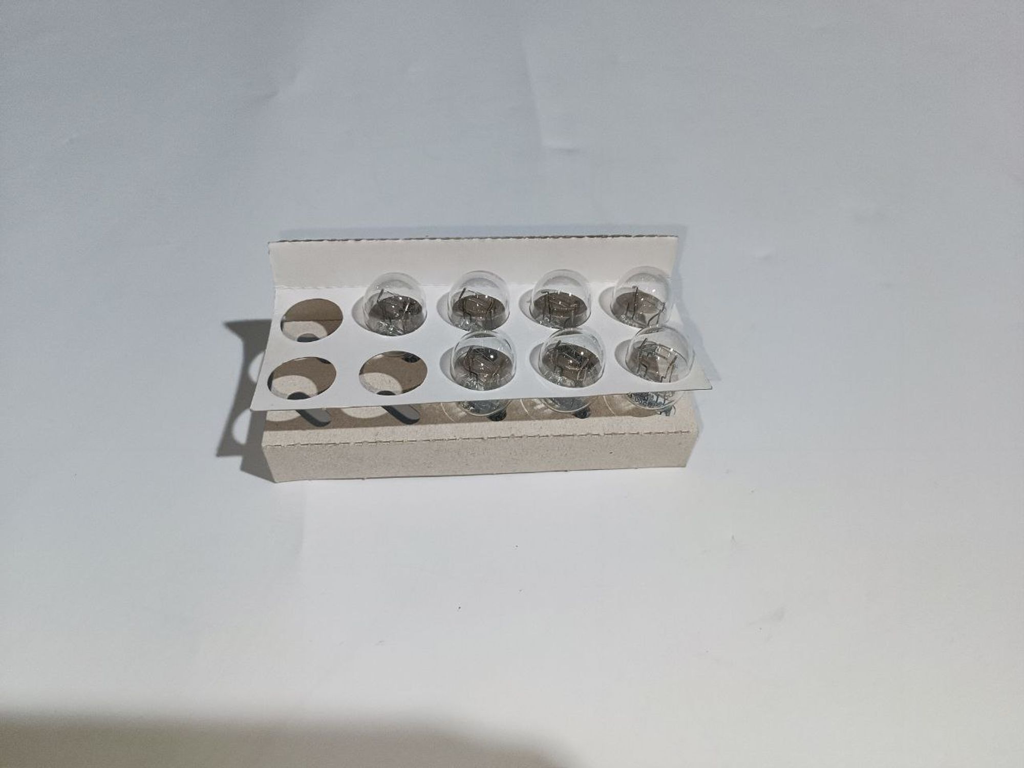 Лампа двухконтактная бесцокольная 12V 5W, 170 рублей, Сургут