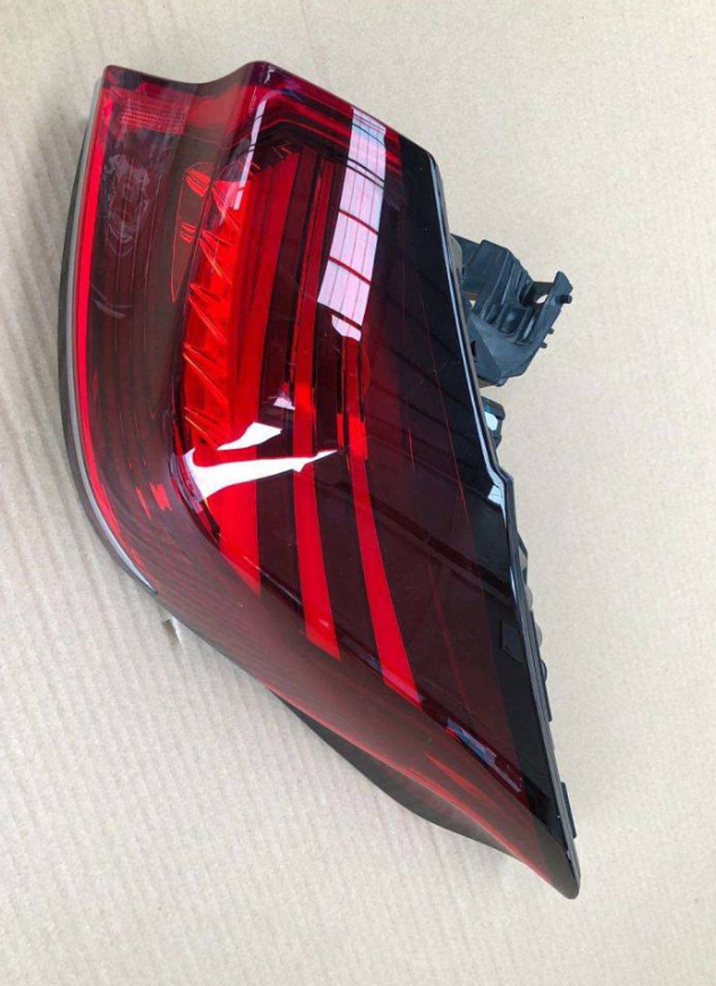 Фонарь задний правый внешний NL3B, 56087 рублей, Сургут