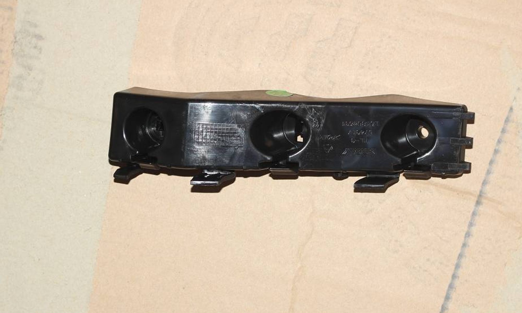 МОНТАЖНЫЙ КРОНШТЕЙН ПЕРЕДНЕГО БАМПЕРА ЛЕВЫЙ NL3, 606 рублей, Сургут