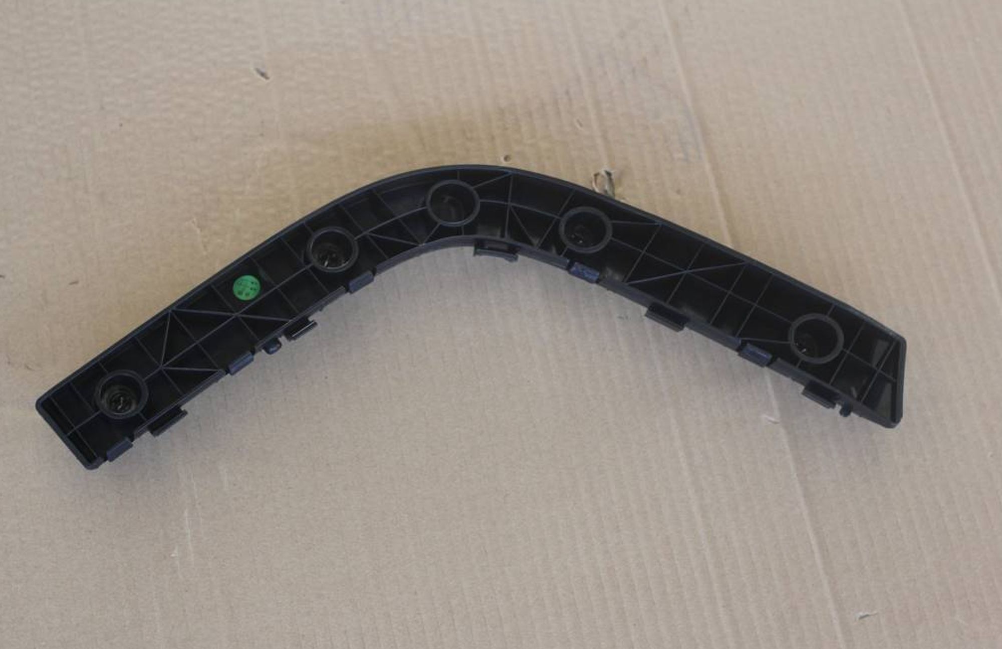 КРОНШТЕЙН ЗАДНЕГО БАМПЕРА ЛЕВЫЙ /NL-3/, 2424 рублей, Сургут