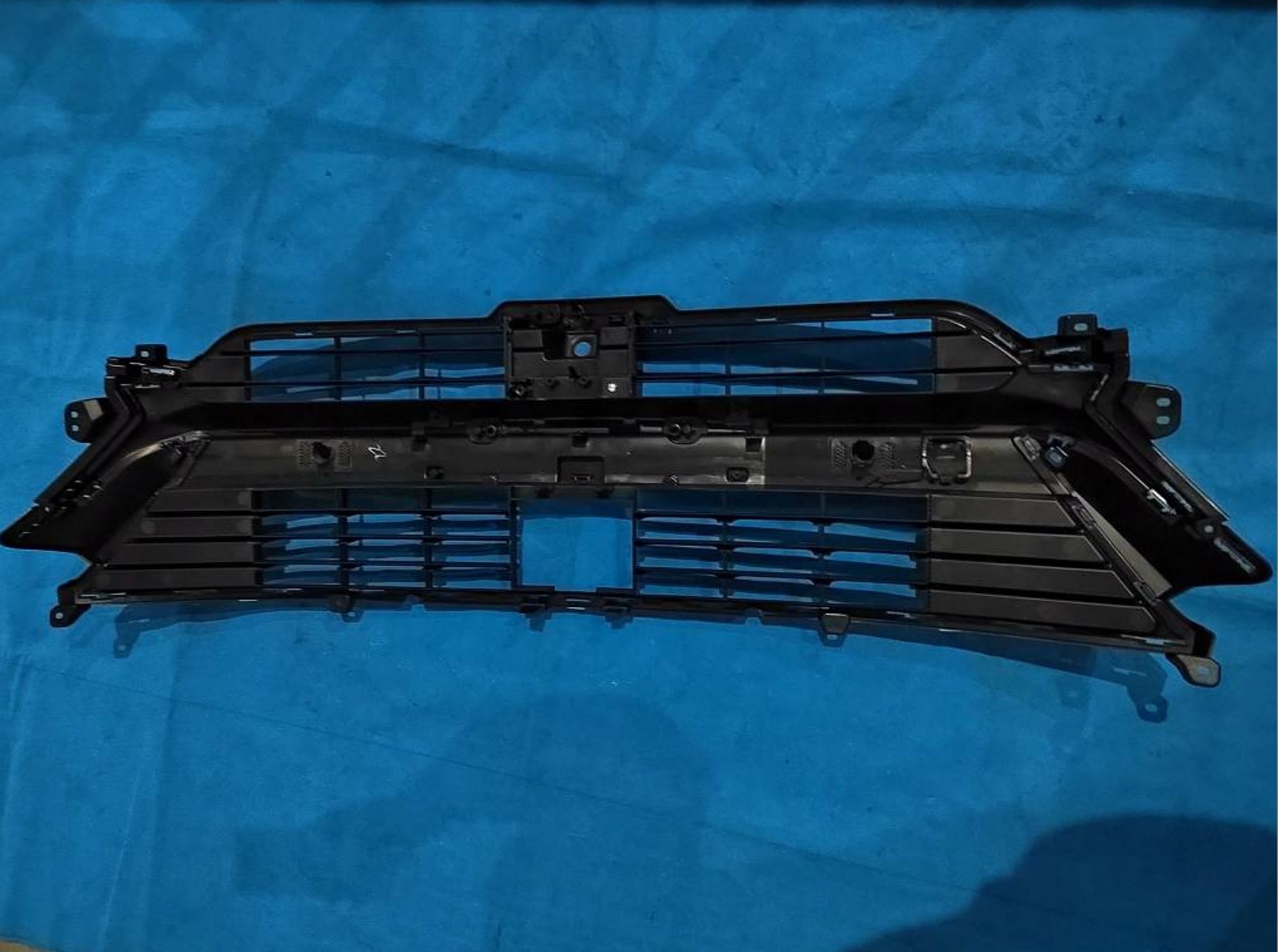 РЕШЕТКА ПЕРЕДНЕГО БАМПЕРА В СБОРЕ /FY-11/, 9458 рублей, Сургут