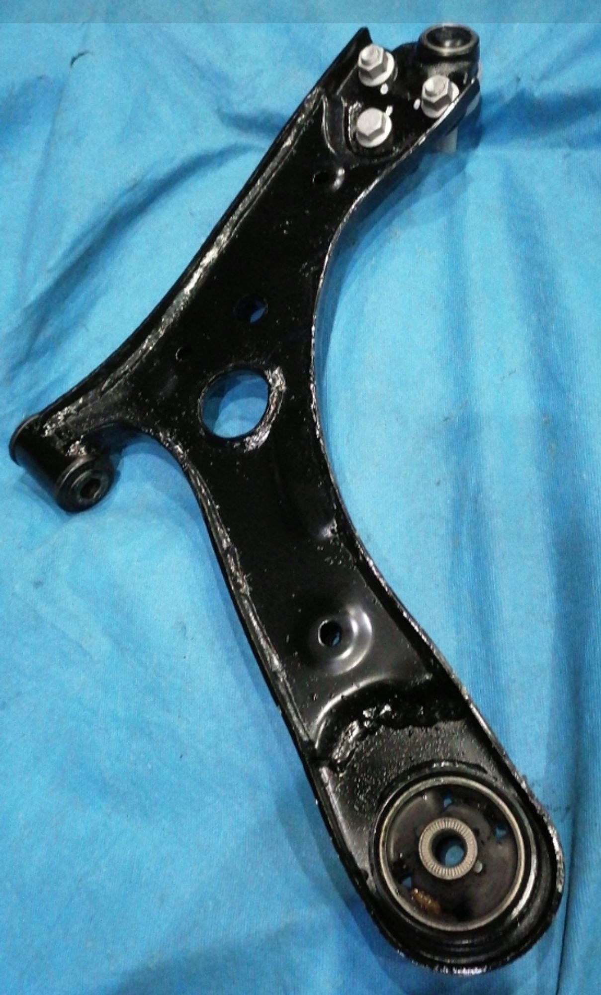 РЫЧАГ ПЕРЕДНЕЙ ПОДВЕСКИ НИЖНИЙ ЛЕВЫЙ SS11, 19397 рублей, Сургут