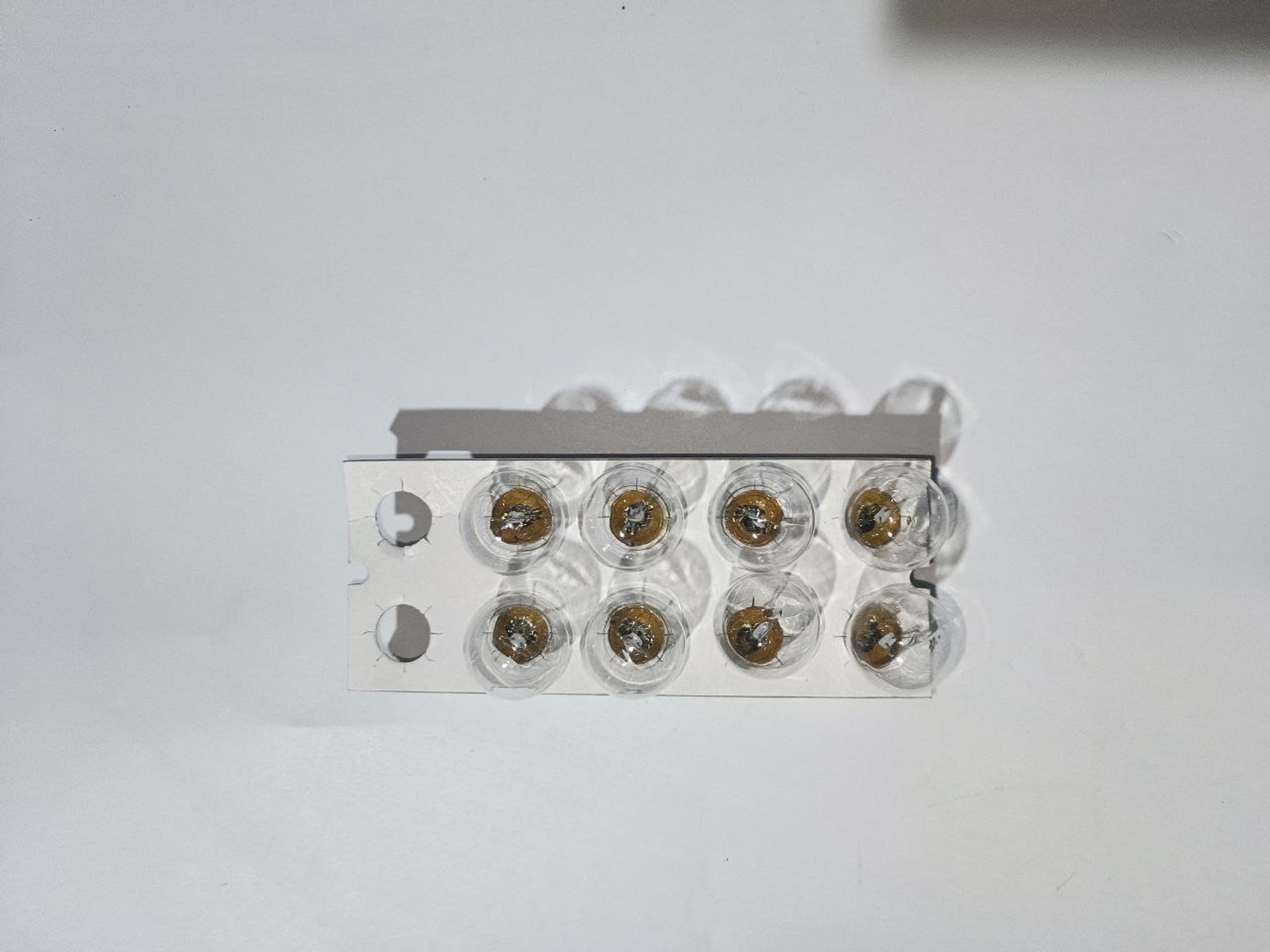 Лампа одноконтактная 12V 21W (белая), 36 рублей, Сургут