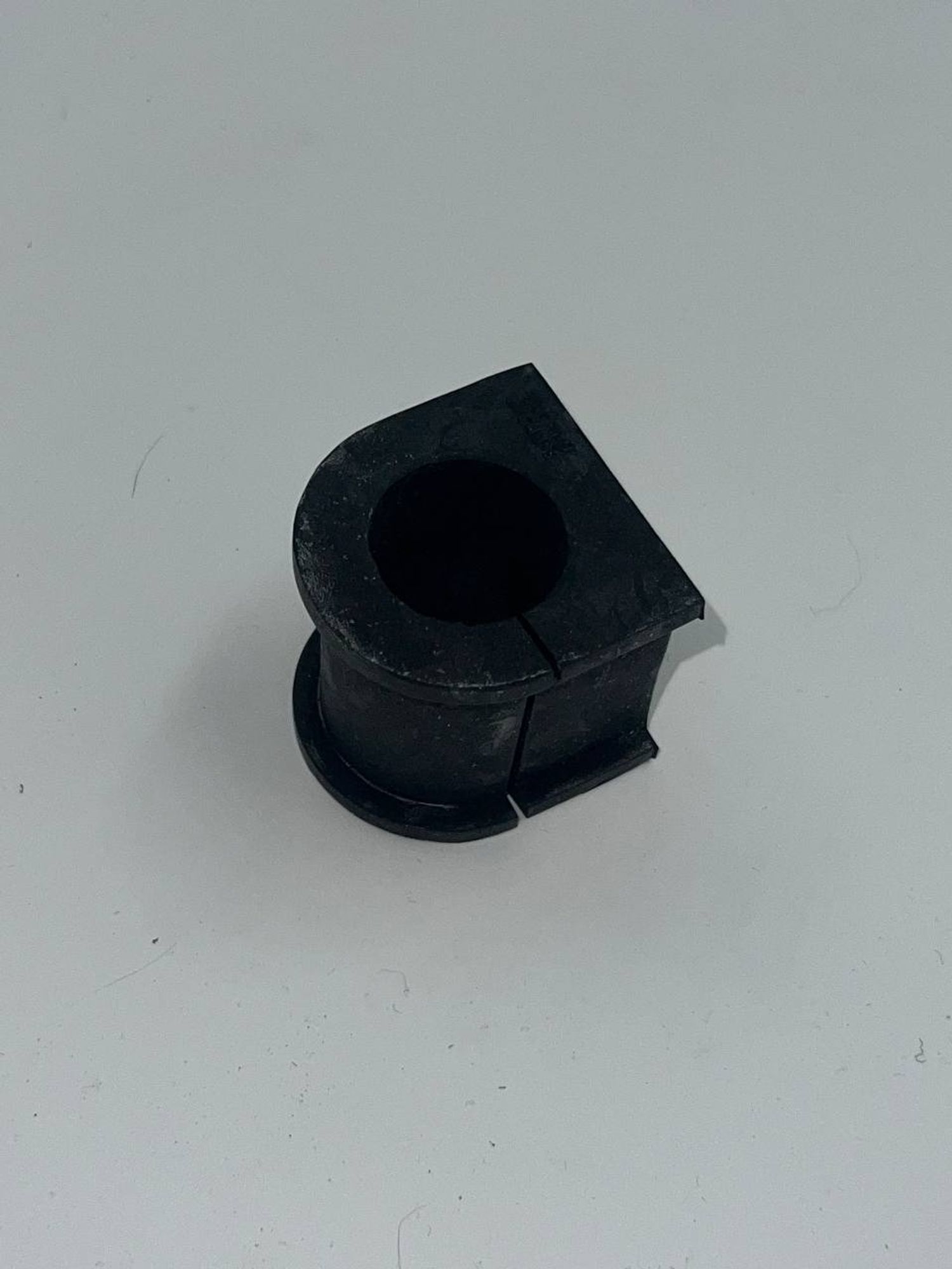 Втулка стабилизатора передняя Grand Vitara 2,0, 409 рублей, Сургут