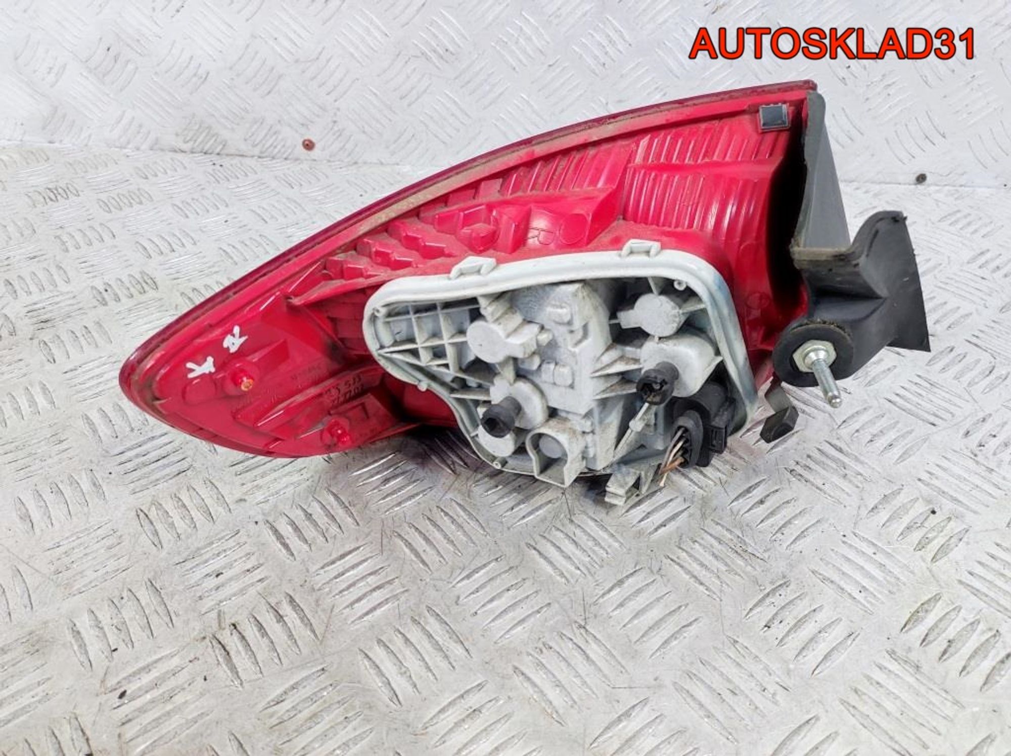 Фонарь задний наружный правый Audi A3 8P4945096C, 2500 рублей, Дубовое