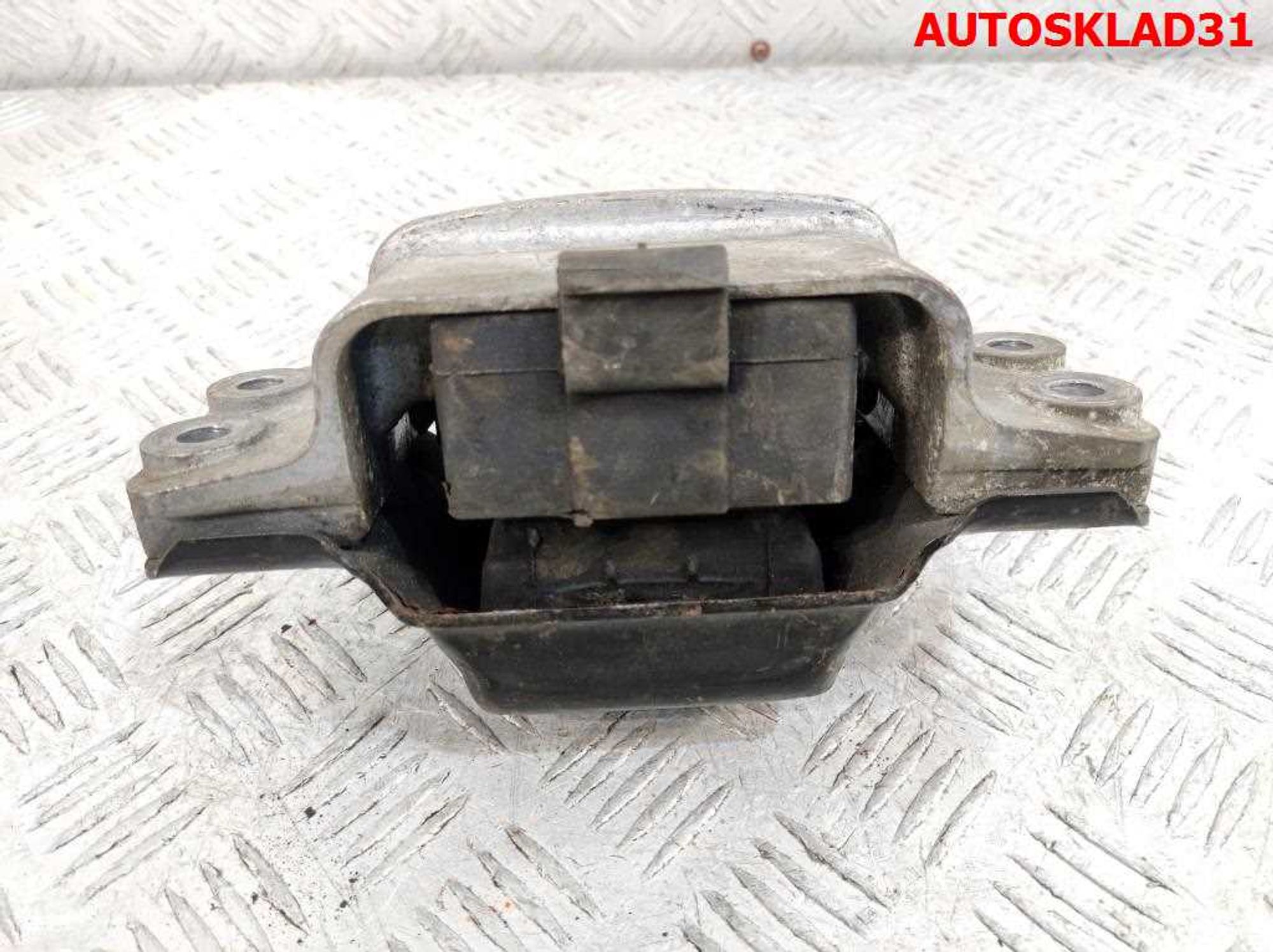 Опора МКПП левая Volkswagen Passat B6 3C0199555AA, 1800 рублей, Дубовое