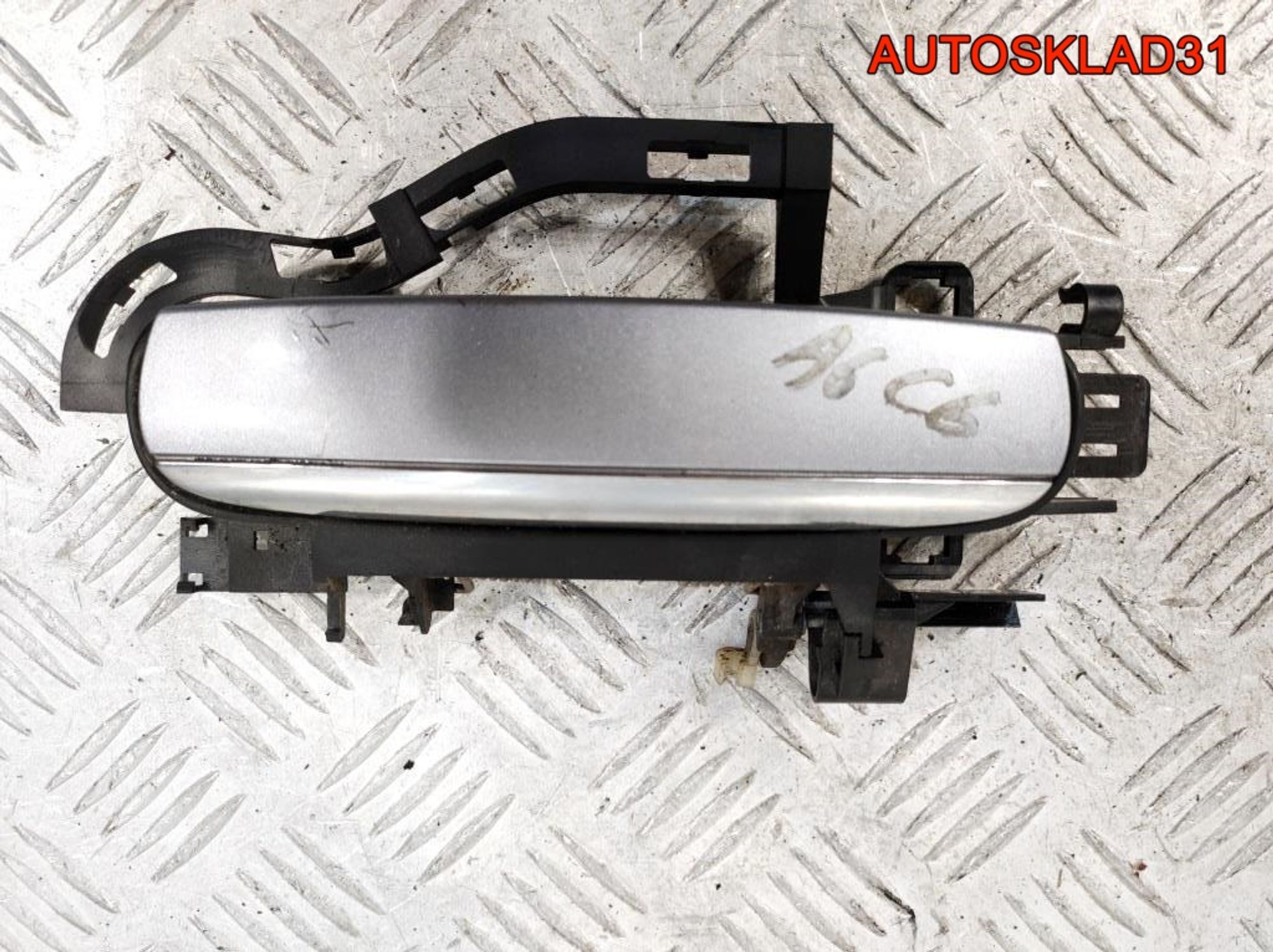 Ручка двери внешняя передняя правая Audi A6 C6 4F0837208B, 1800 рублей, Дубовое