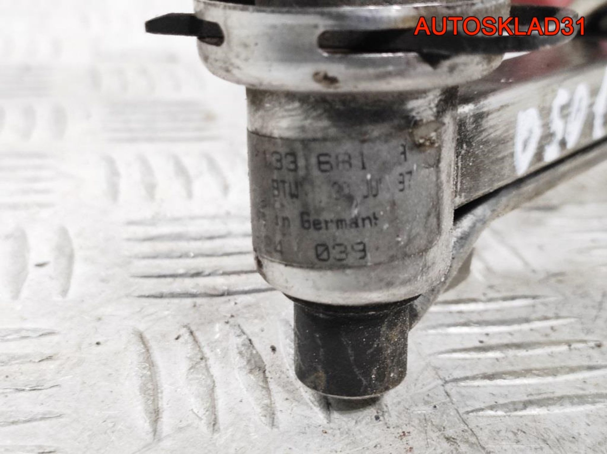 Рейка топливная VW Passat B5 1,6 AHL 
050133681A, 900 рублей, Дубовое