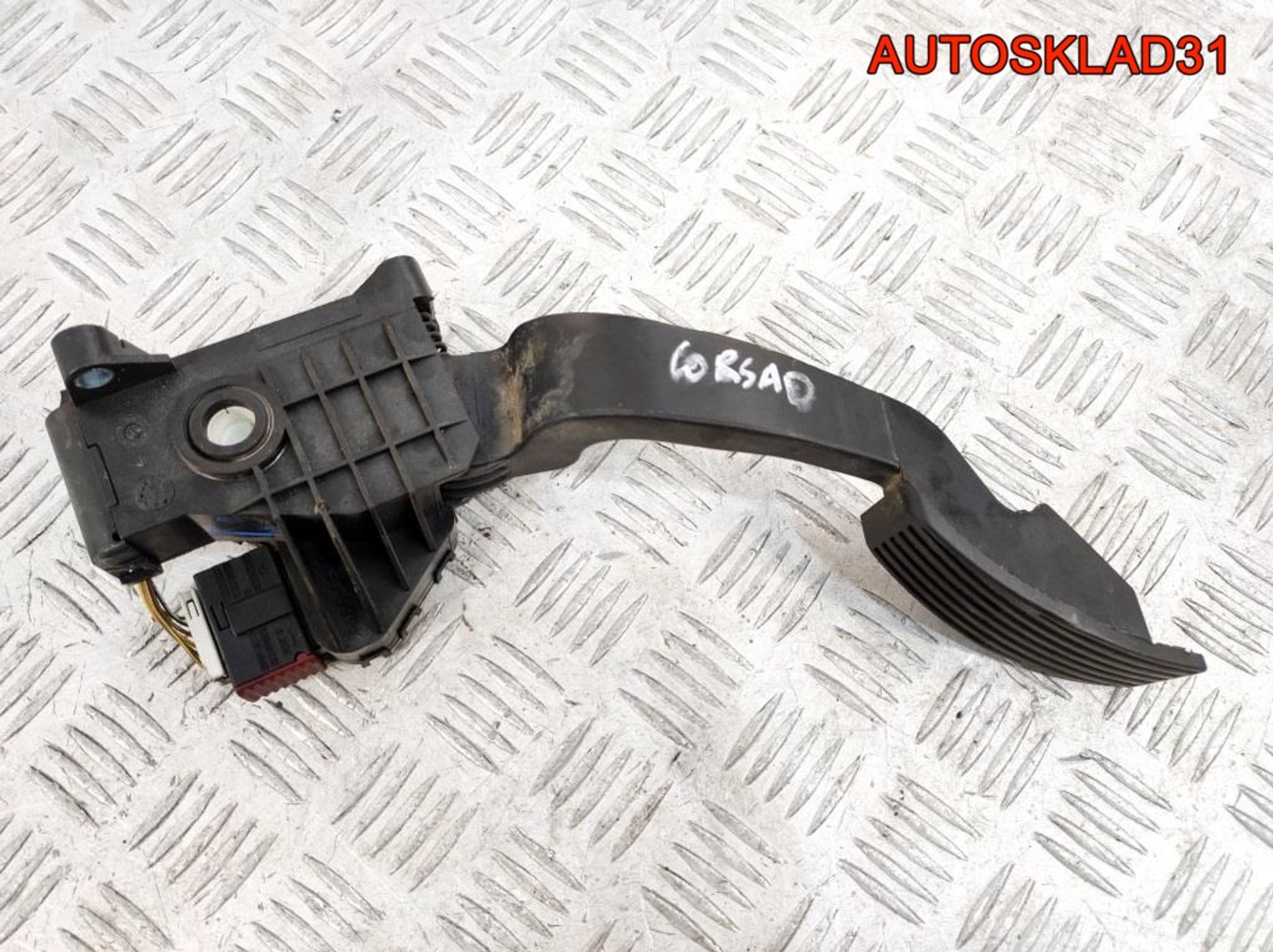 Педаль газа Opel Corsa D 1,4 Z14XEP Бензин 55702020, 2500 рублей, Дубовое