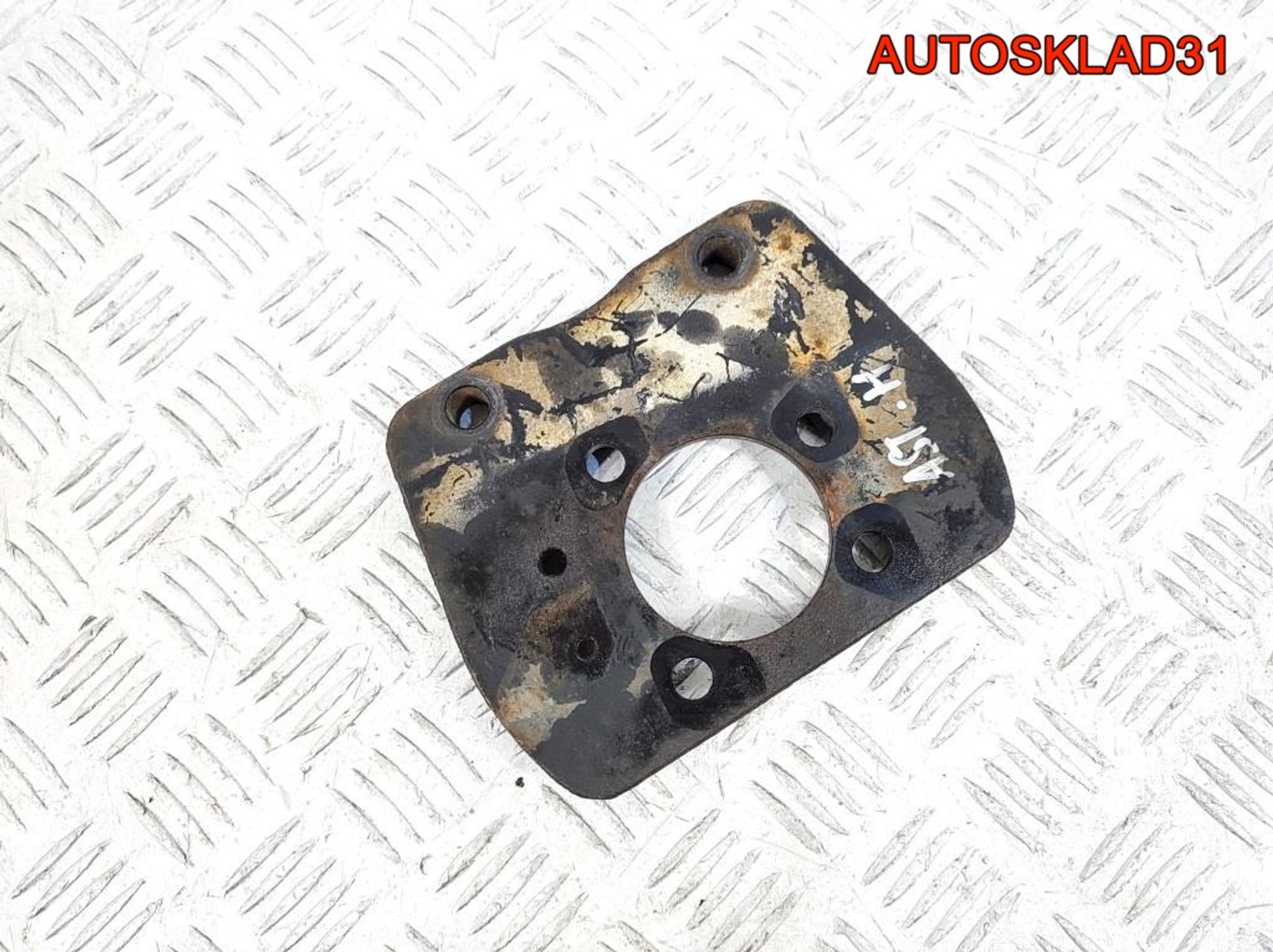 Щит опорный задний правый Opel Astra H 13173019, 500 рублей, Дубовое