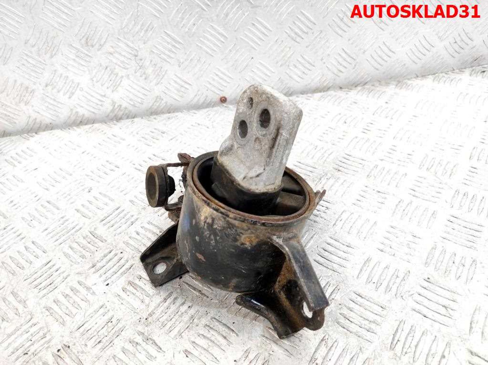 Опора МКПП левая Hyundai i30 218301M000, 2000 рублей, Дубовое