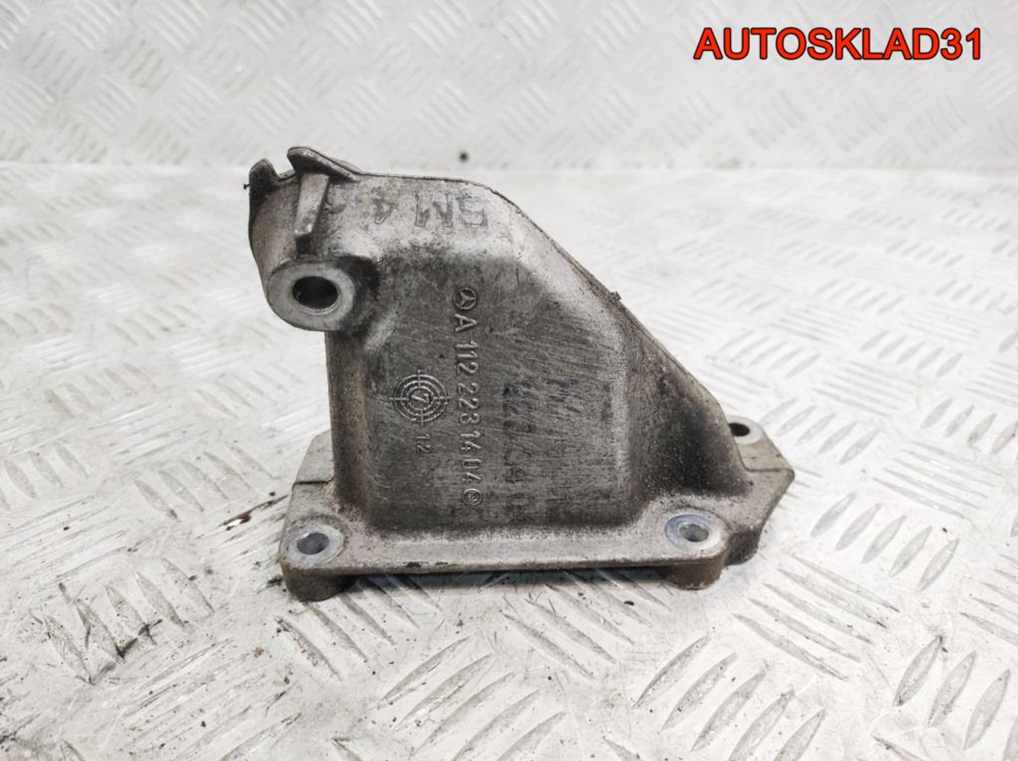 Кронштейн двигателя левый Mercedes W210 A1122231404, 500 рублей, Дубовое